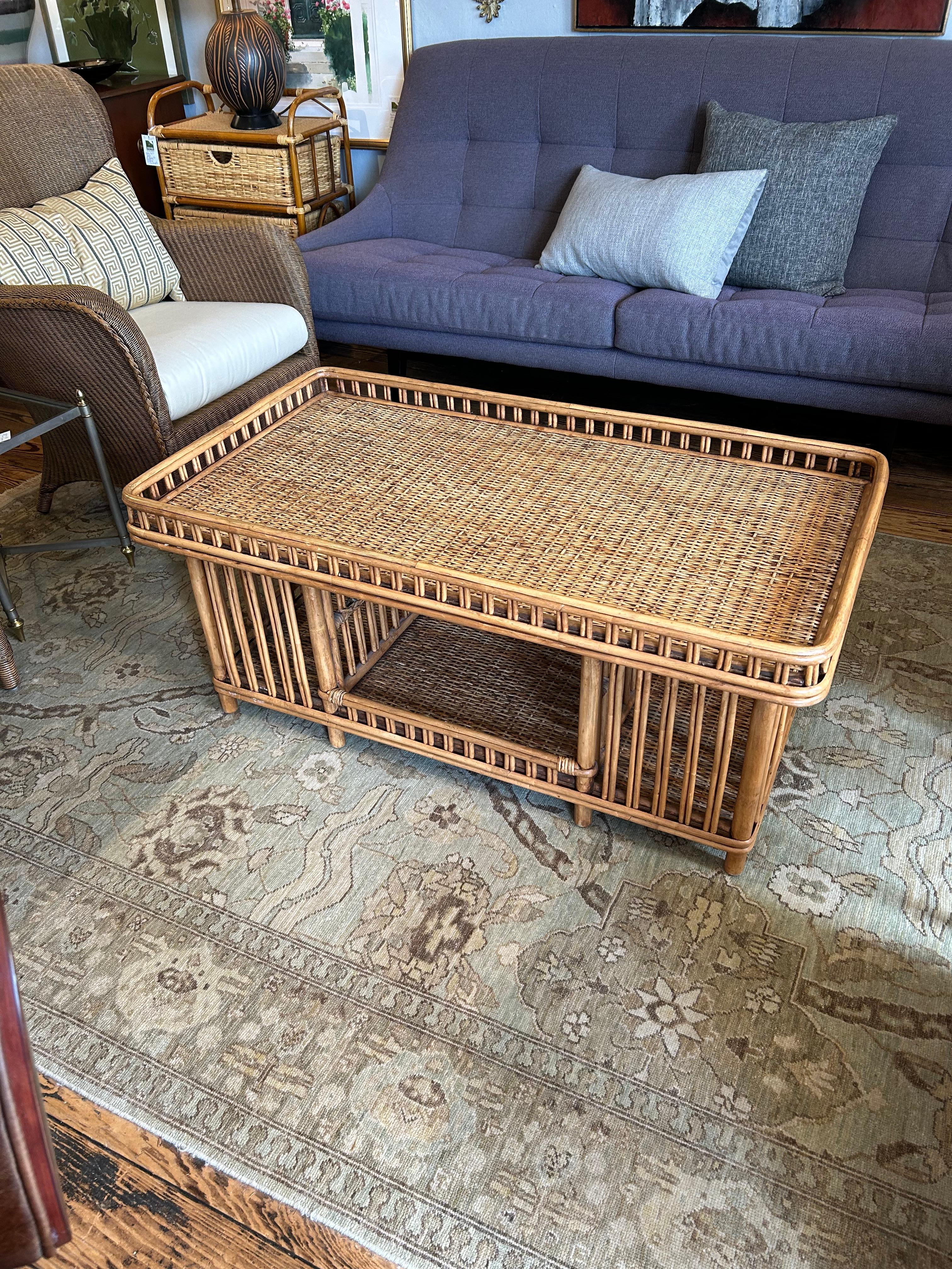 Osier Table basse moderne rectangulaire en osier et en rotin, de style organique en vente