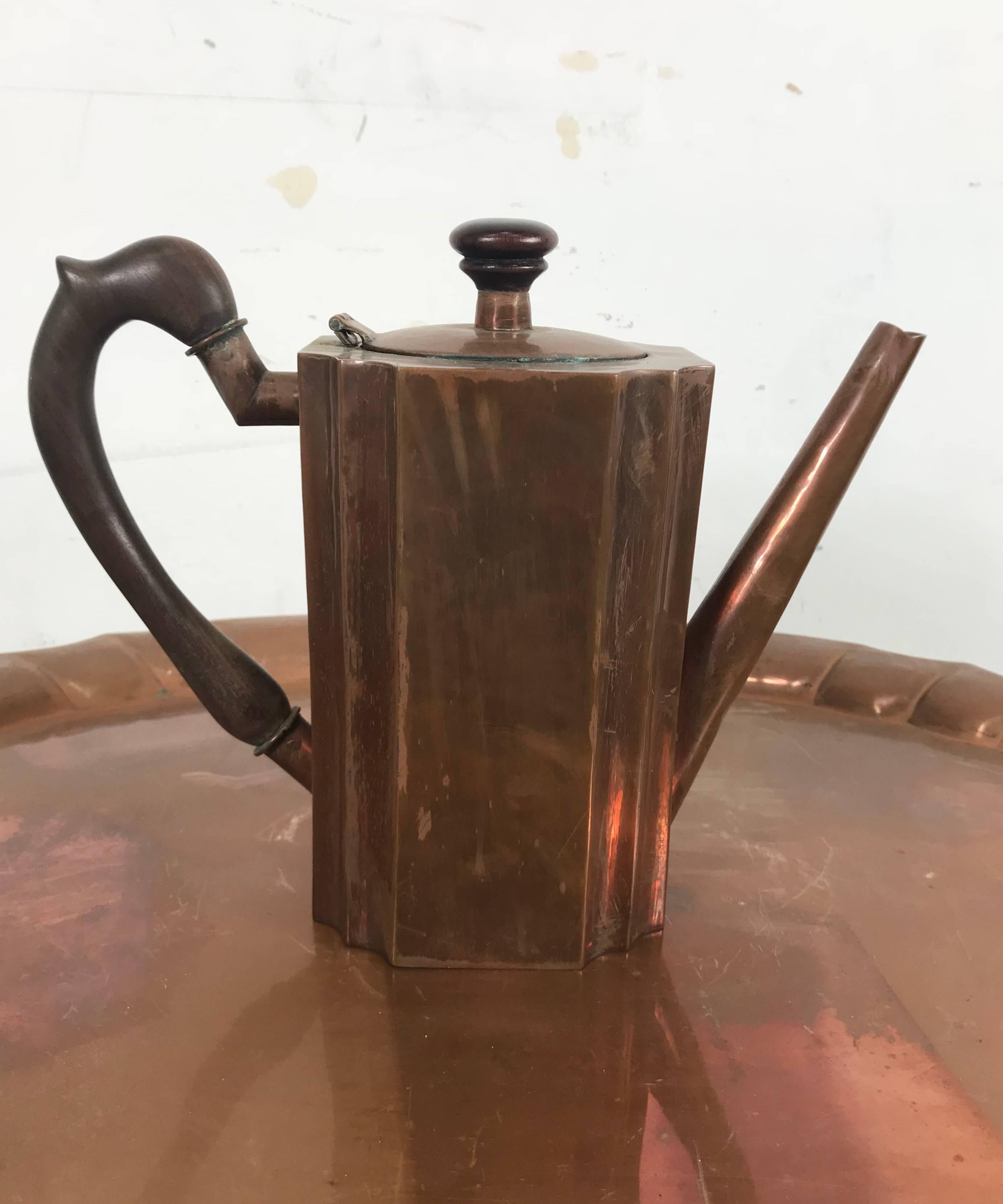 Stylized Six-Piece Art Deco Copper Tea and Coffee Set Creamer, Sugar Tray In Good Condition In Buffalo, NY