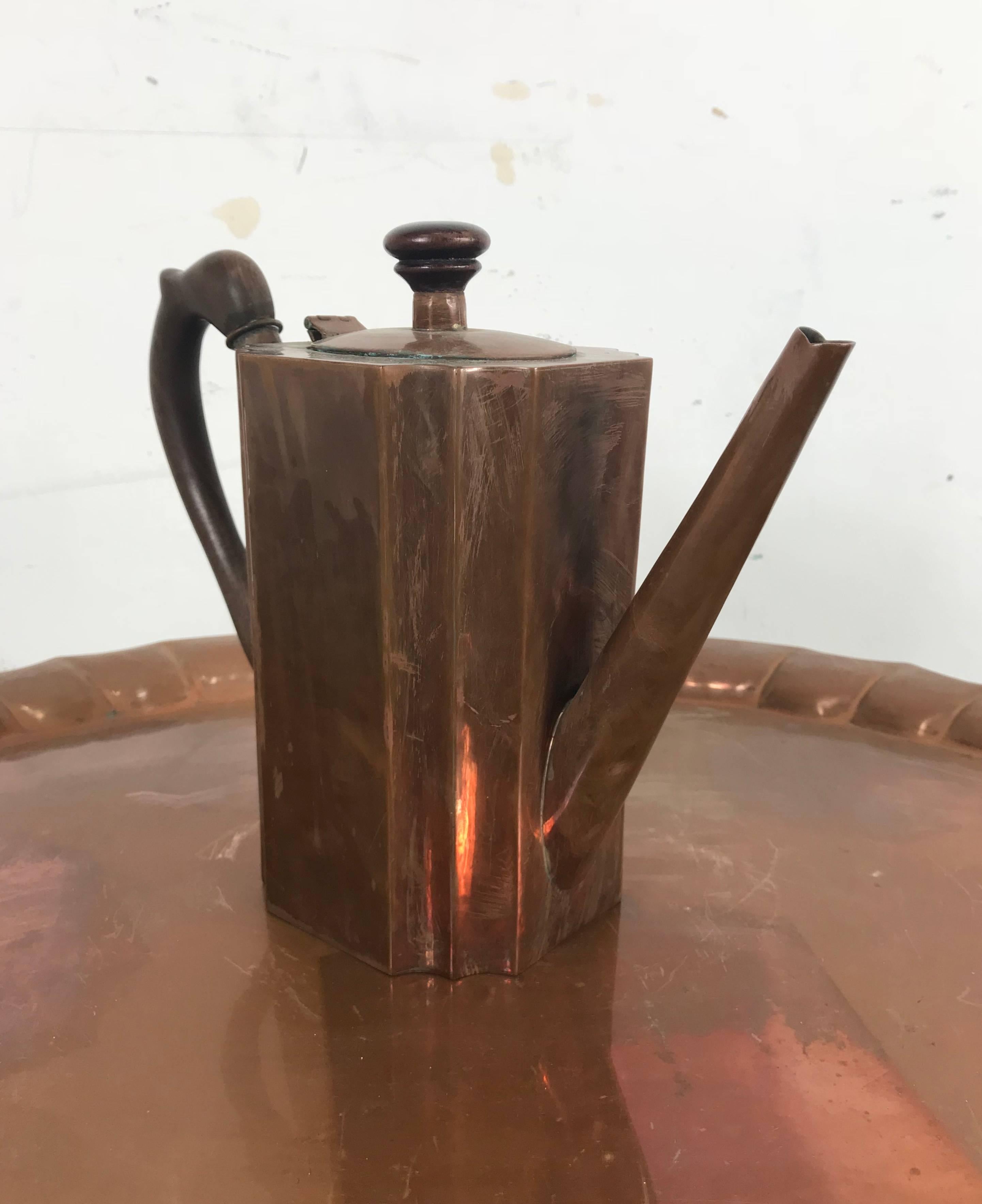 Mid-20th Century Stylized Six-Piece Art Deco Copper Tea and Coffee Set Creamer, Sugar Tray
