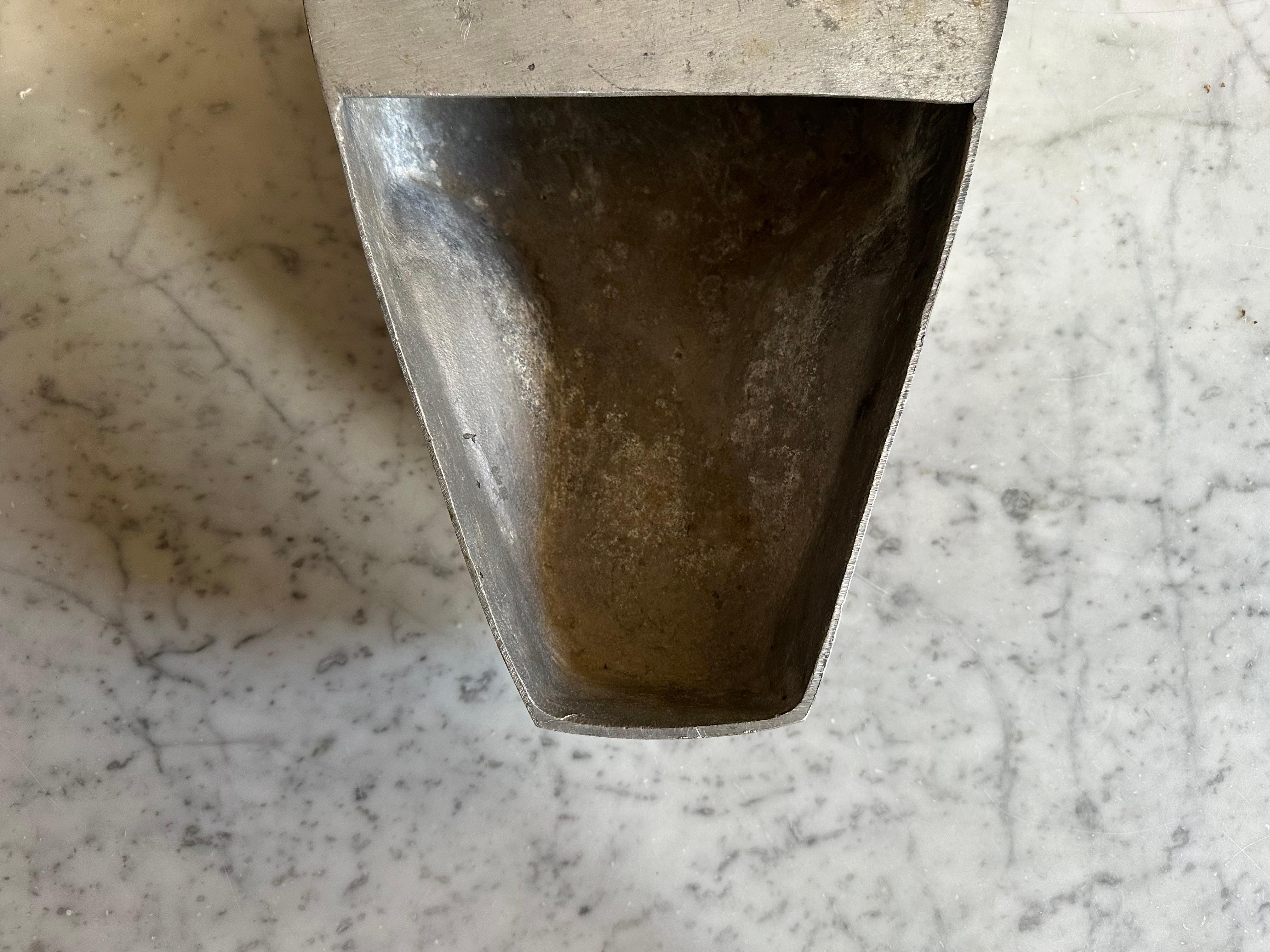 Stylized Aluminum Bull Head – Mid-20th Century Italian Butcher Shop Sign For Sale 10