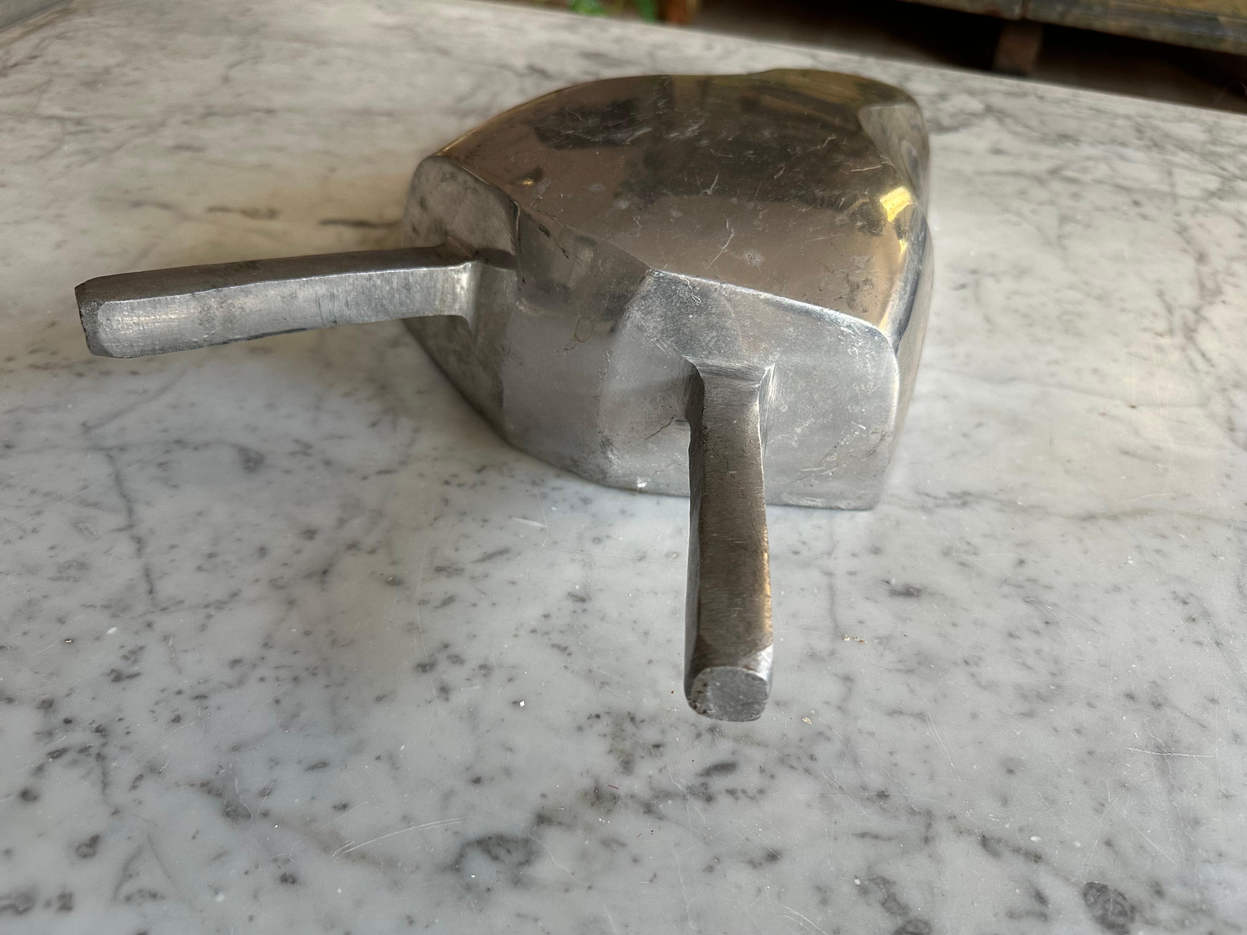 Stylized Aluminum Bull Head – Mid-20th Century Italian Butcher Shop Sign For Sale 5