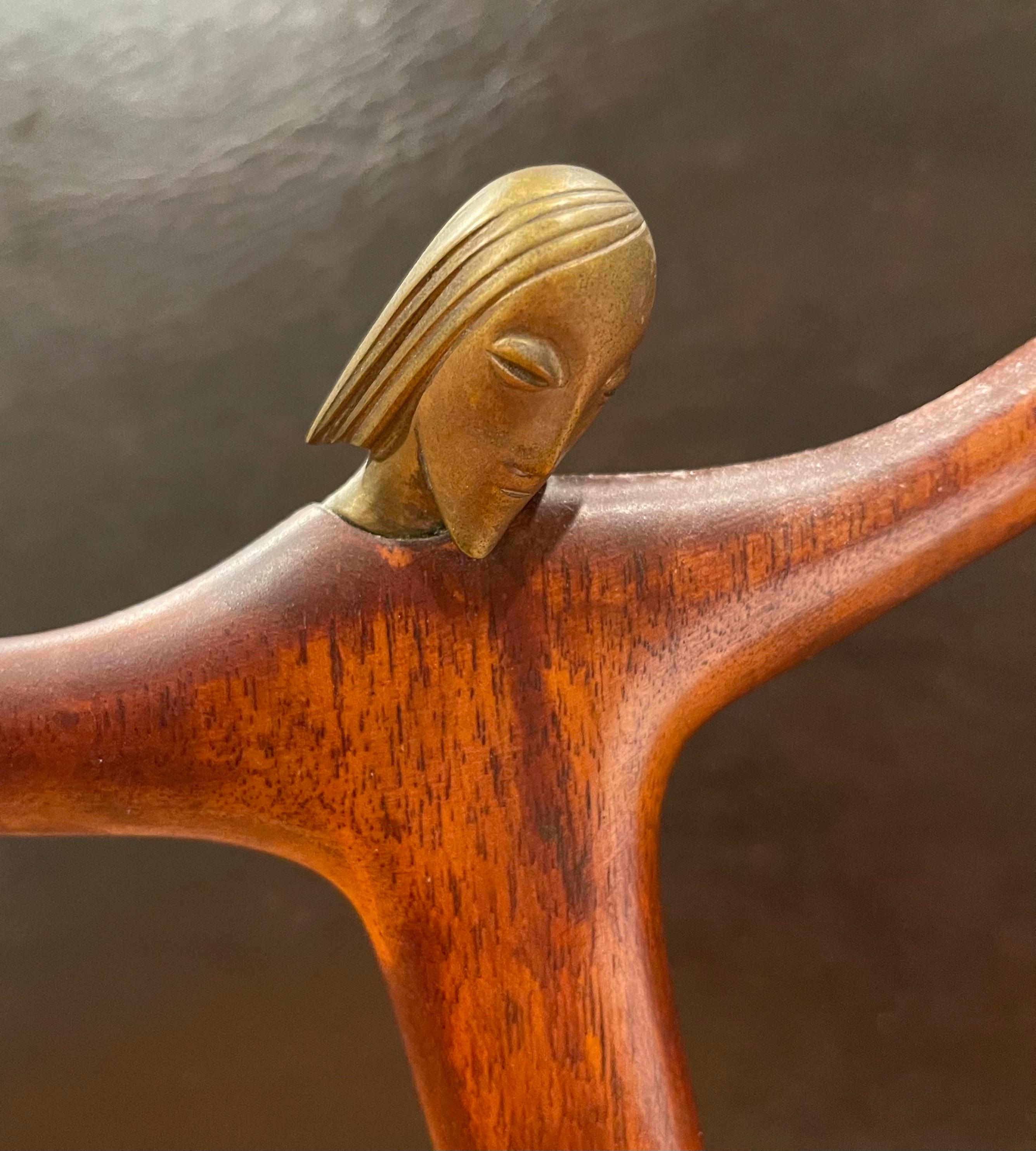 Bronzo Scultura stilizzata di Gesù Cristo in piedi in stile Art Déco di Karl Hagenauer in vendita