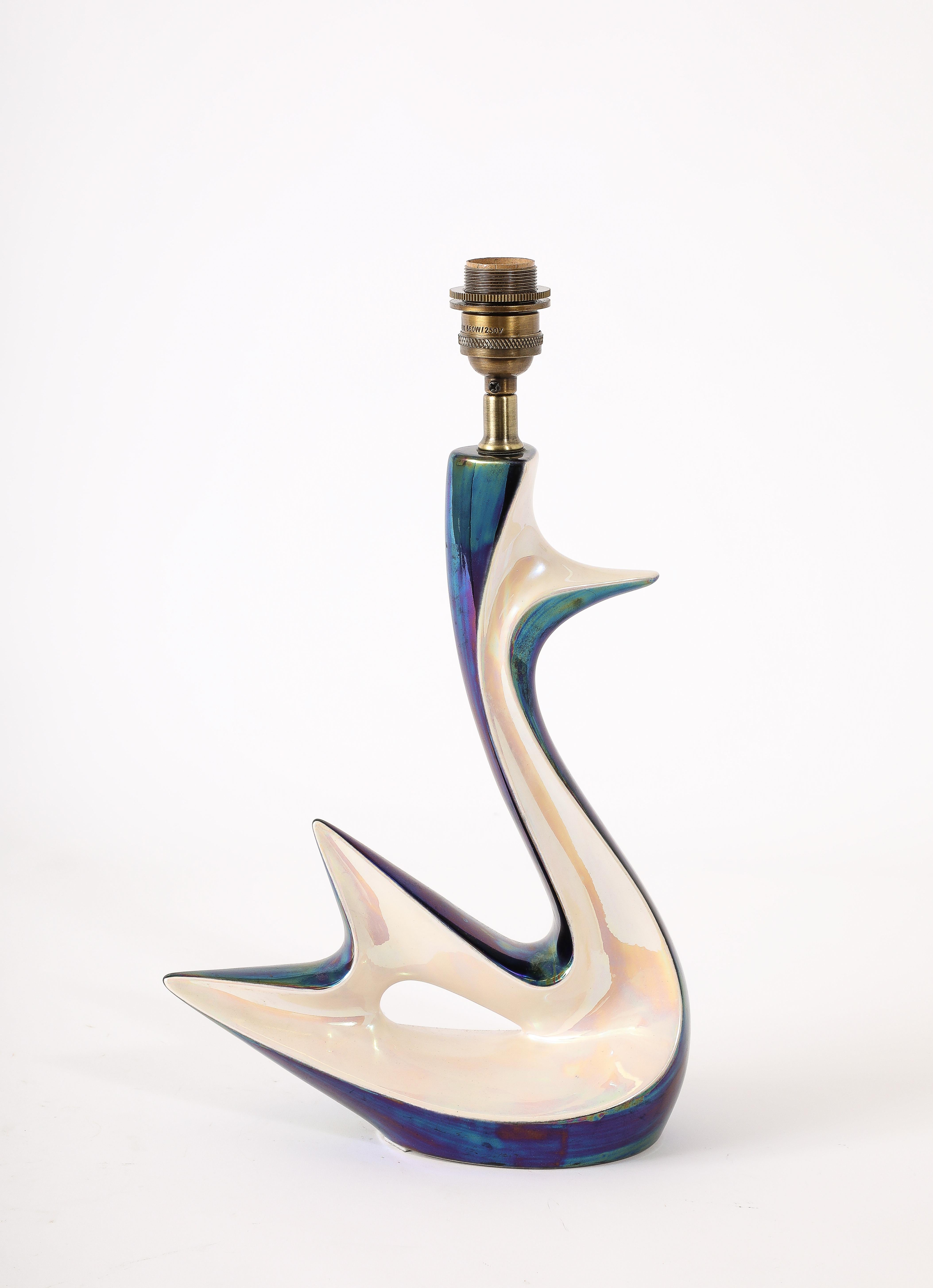 Oiseau stylisé en céramique irisée, France, années 1960 en vente 5