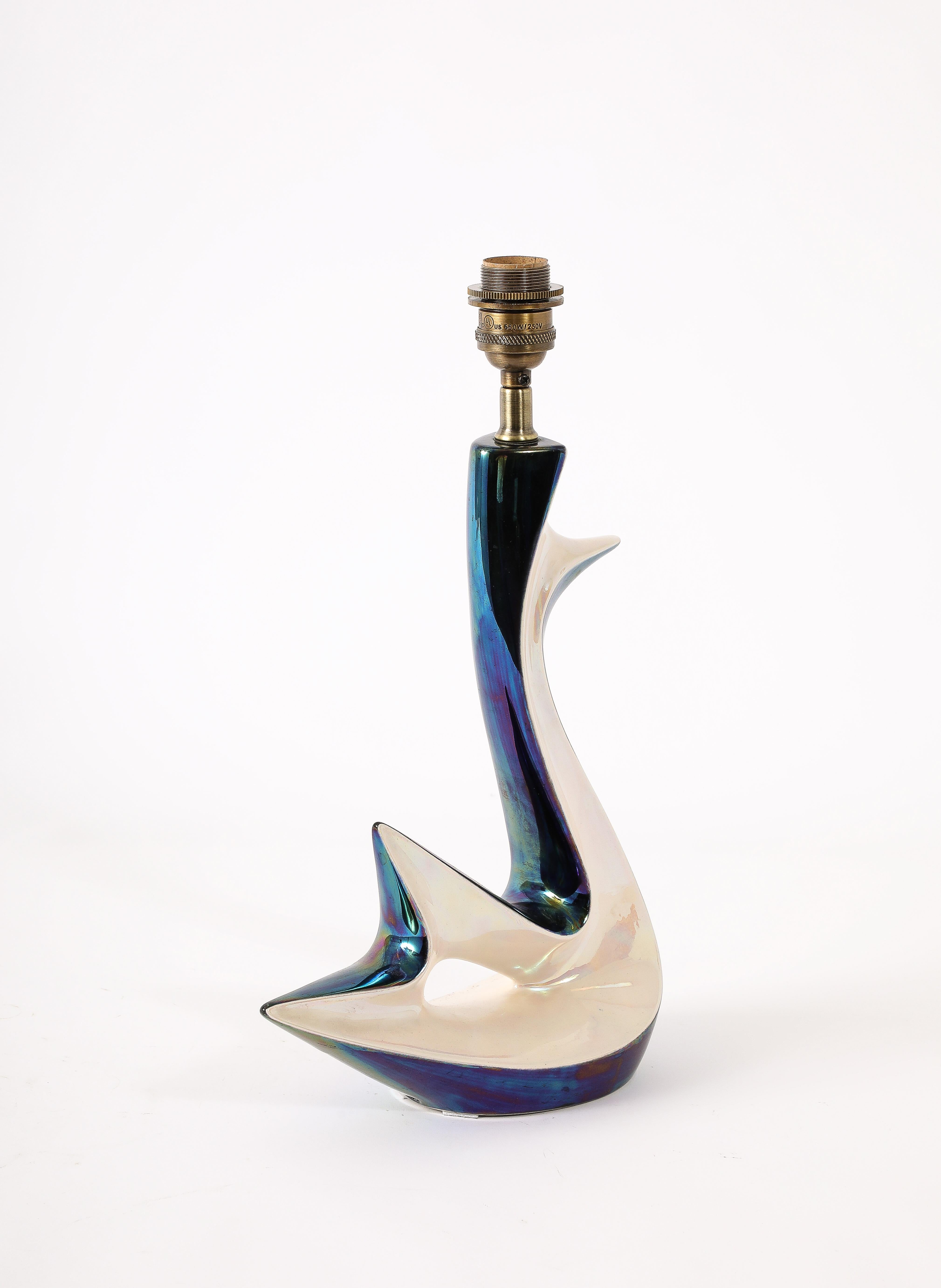 Oiseau stylisé en céramique irisée, France, années 1960 en vente 6
