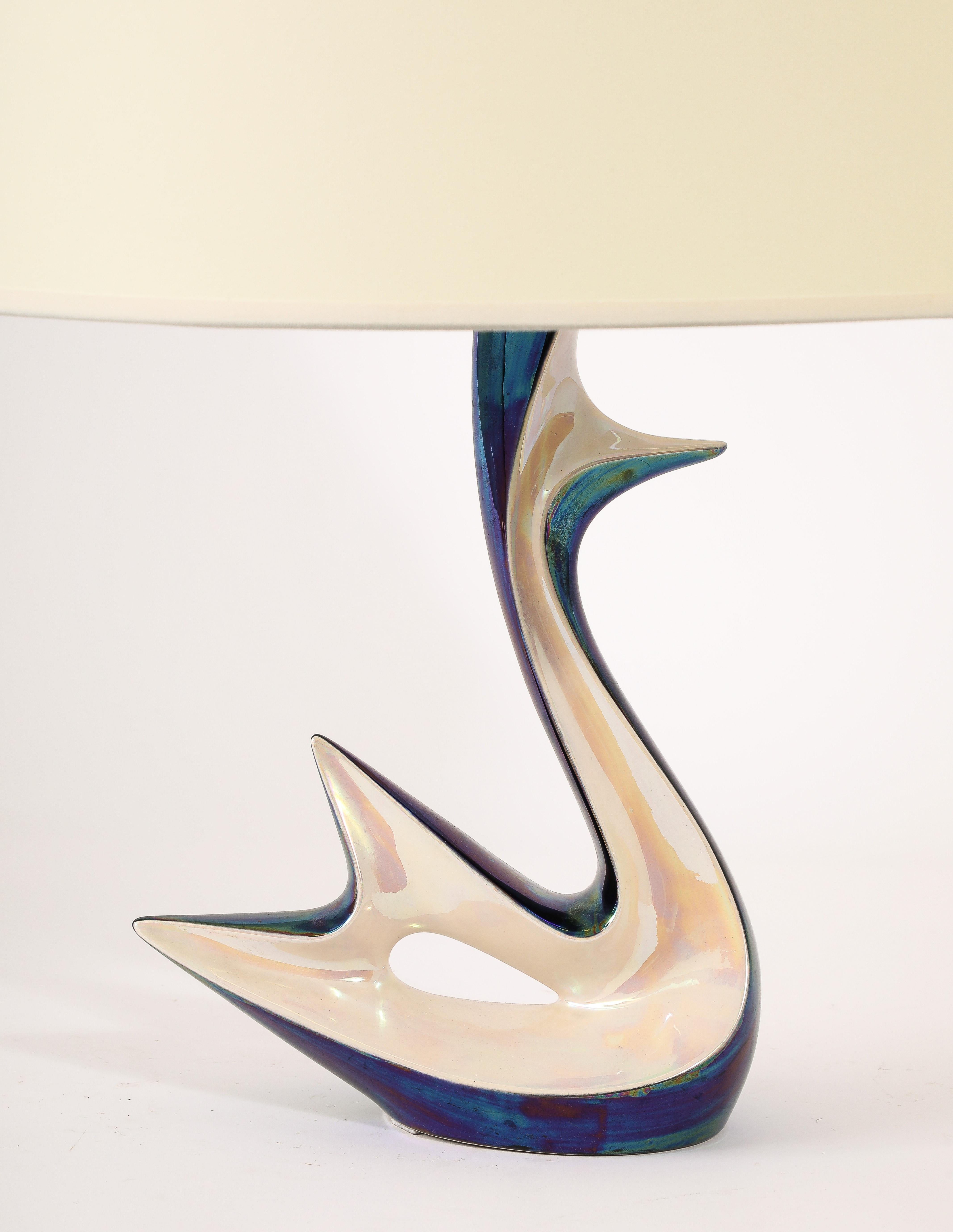 Mid-Century Modern Oiseau stylisé en céramique irisée, France, années 1960 en vente