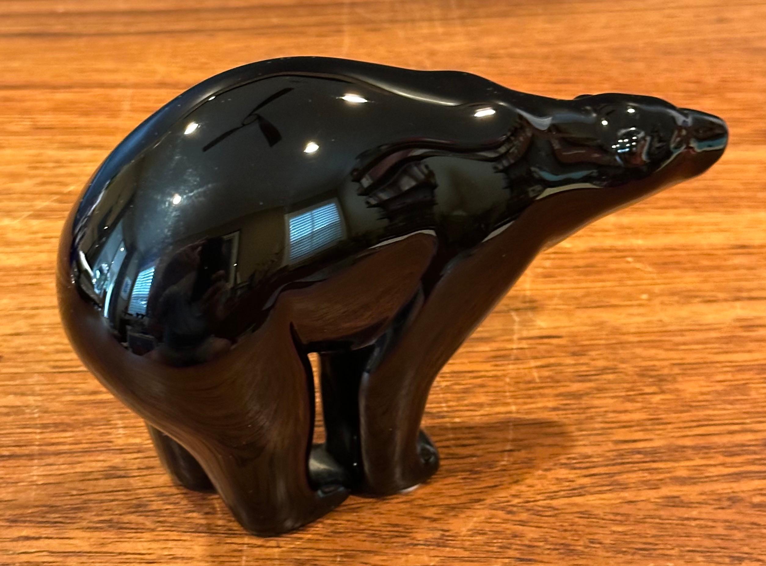 Scultura di orso polare stilizzato in cristallo nero di Baccarat in vendita 4