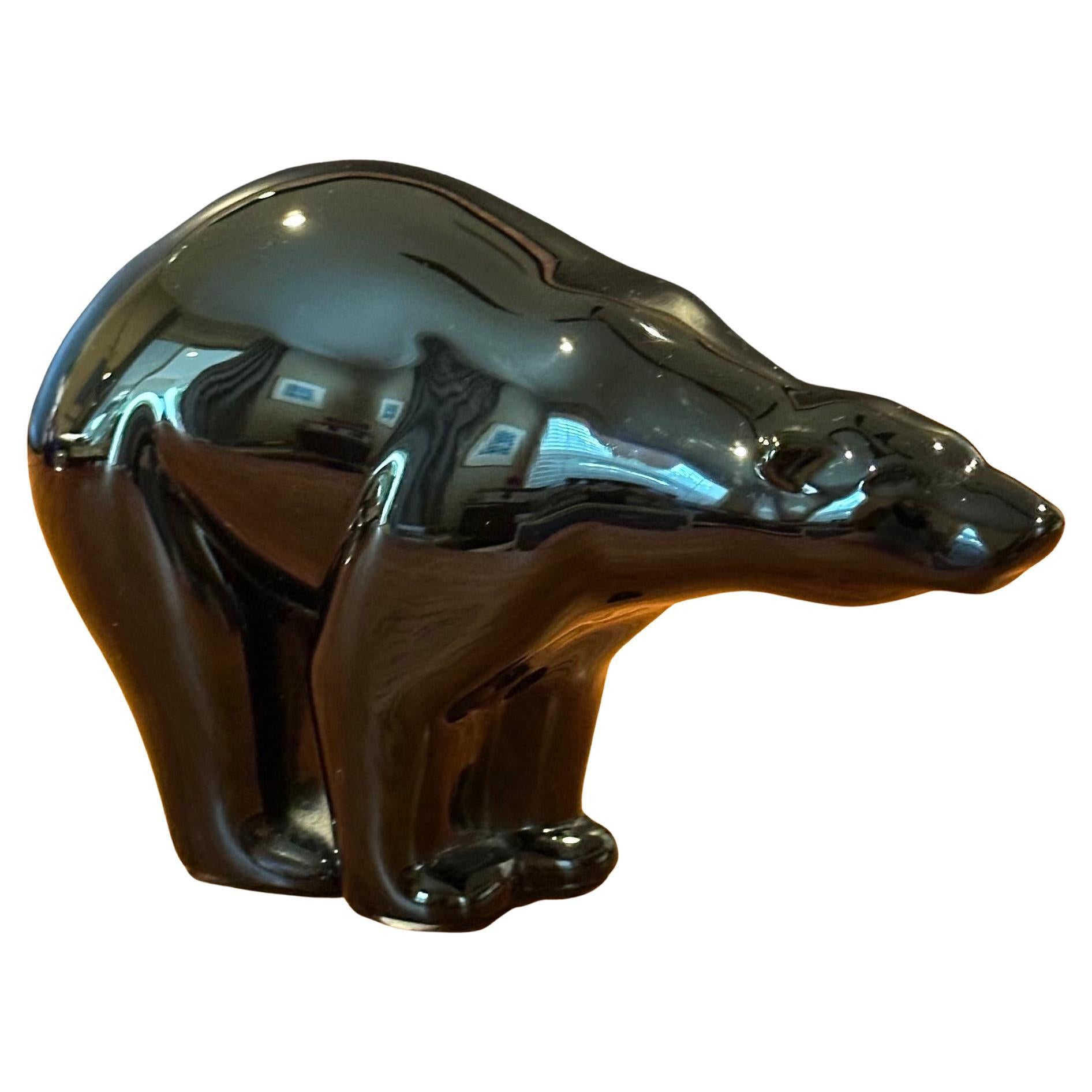 Francese Scultura di orso polare stilizzato in cristallo nero di Baccarat in vendita