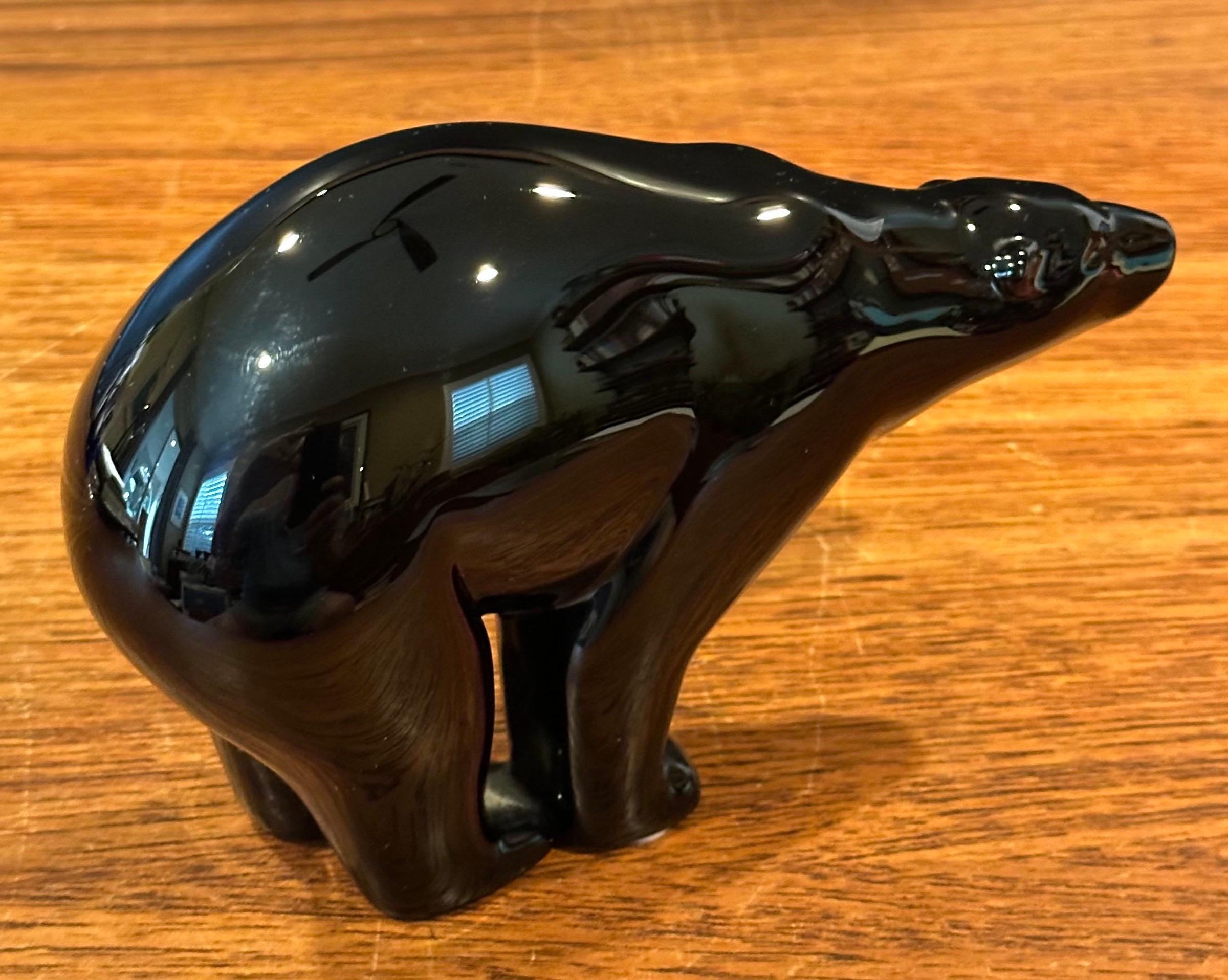 Scultura di orso polare stilizzato in cristallo nero di Baccarat in vendita 1