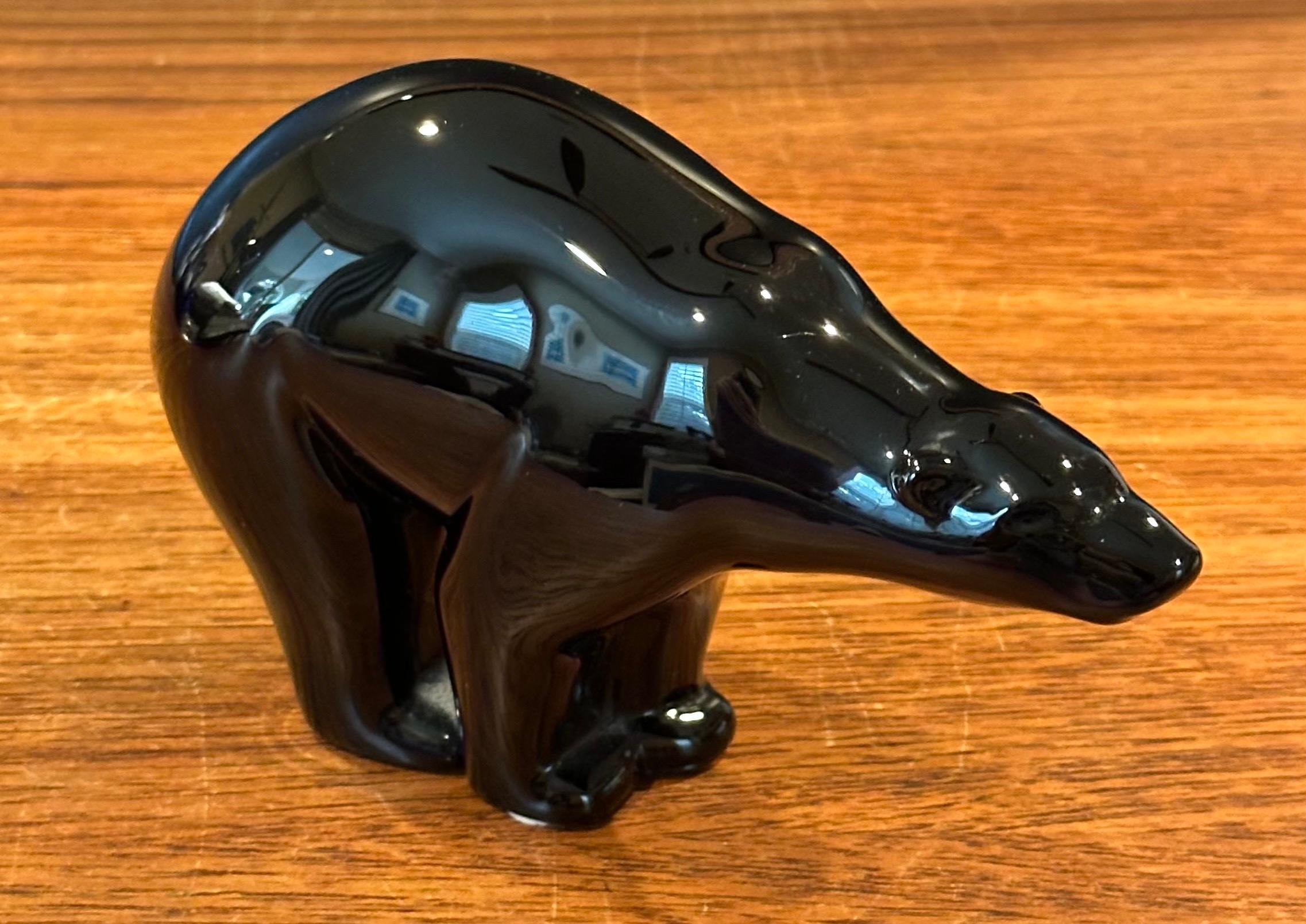 Scultura di orso polare stilizzato in cristallo nero di Baccarat in vendita 3