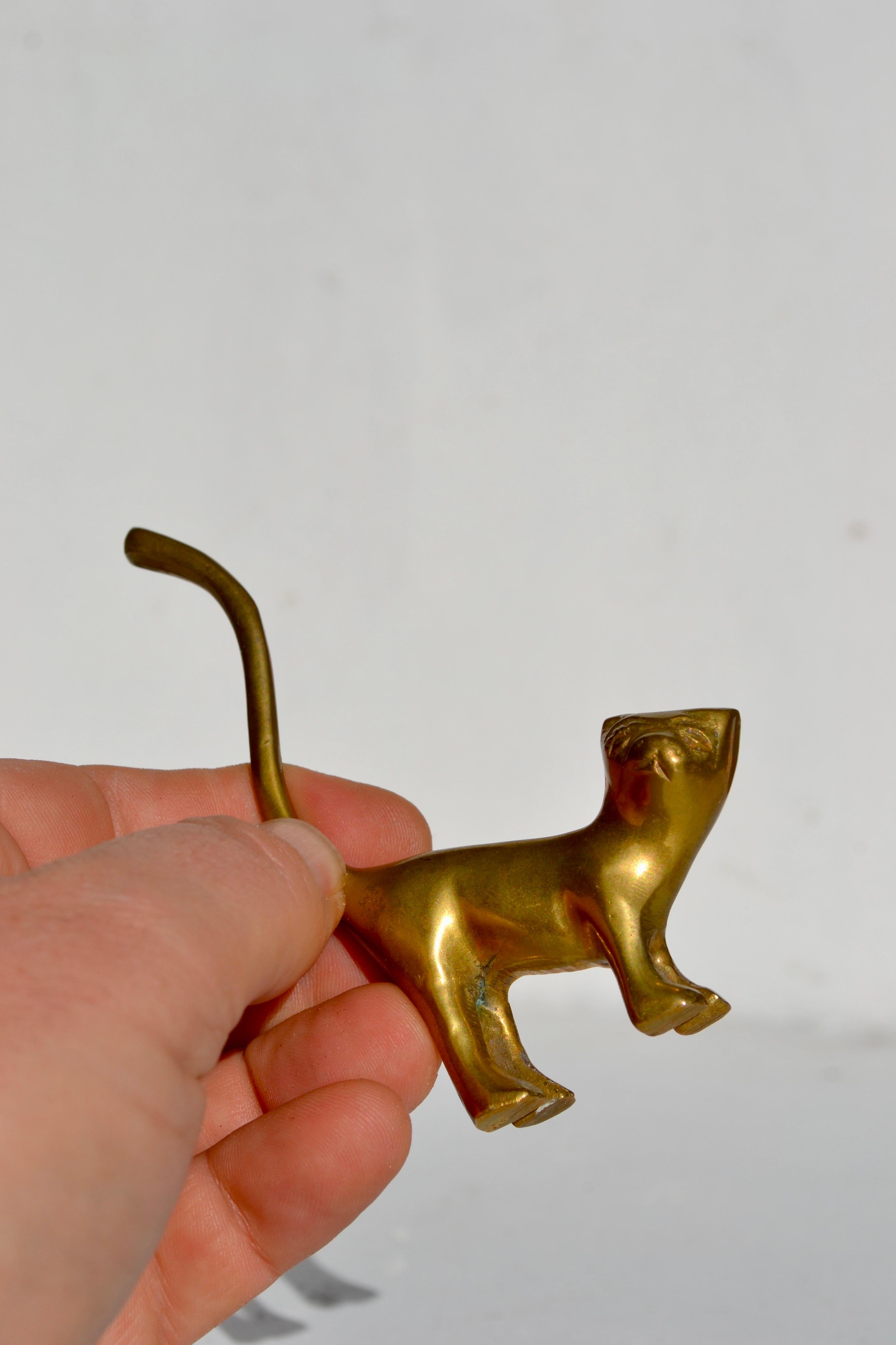 Gatto stilizzato in ottone, Francia, anni '70 In condizioni buone in vendita a SOTTEVILLE-LÈS-ROUEN, FR