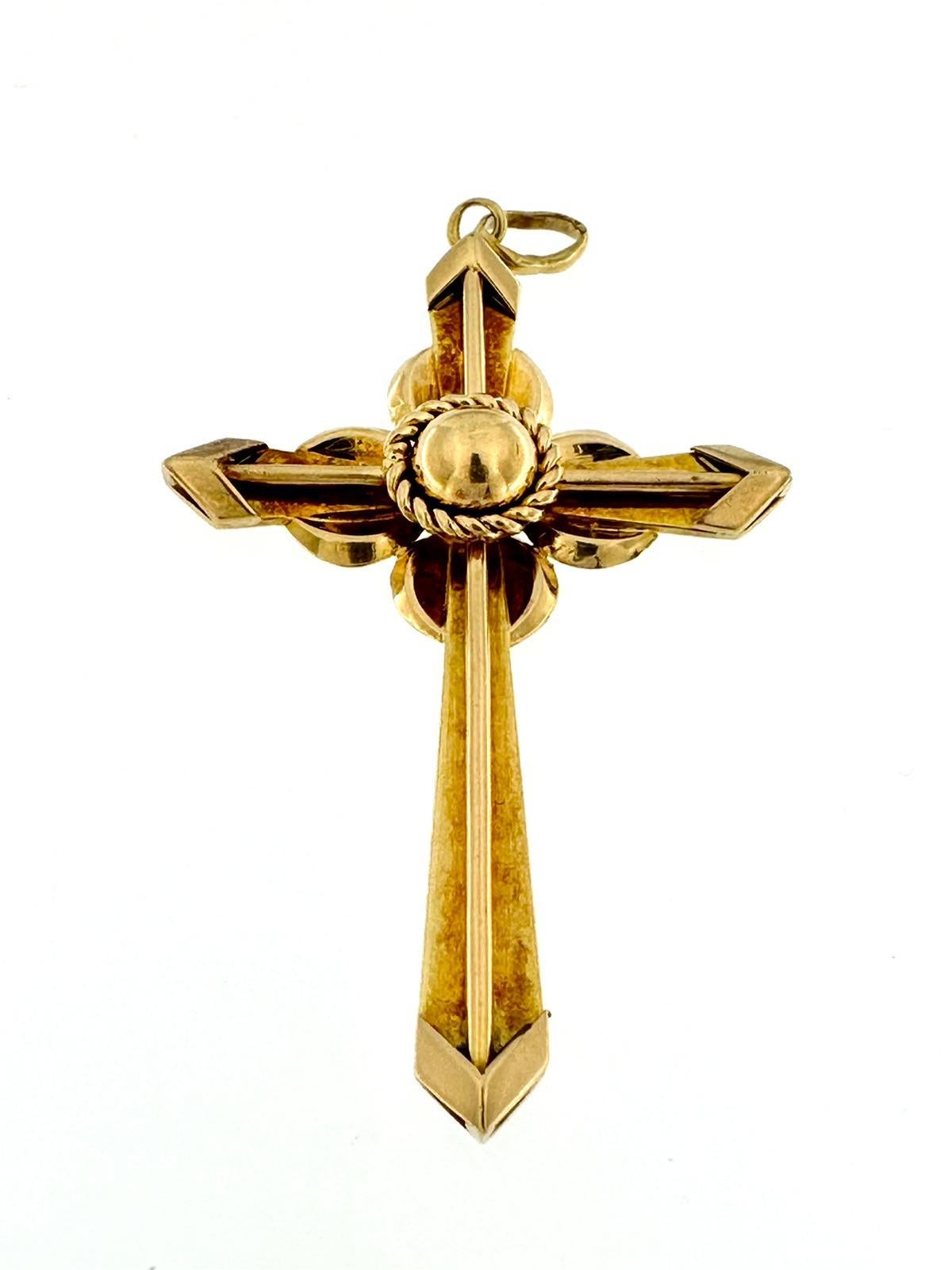 Created in Spain in the 70s this cross is in stylized Celtic style. Stylized referring to the fact that the Celtic cross has a circle in the middle, however this beautiful pendant features the petals of a flower. Curiously and in contrast with the