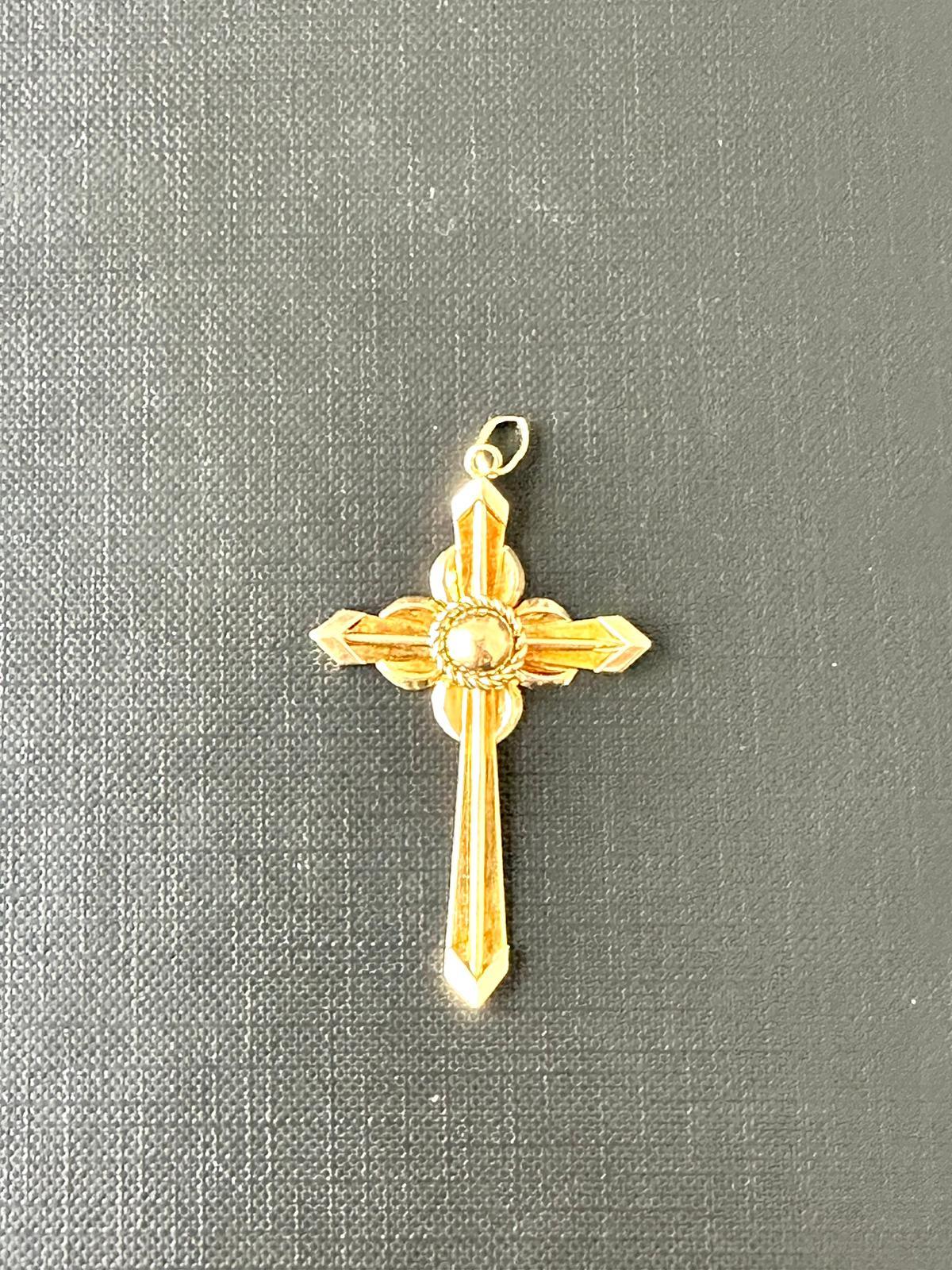 Women's or Men's Stylized Celtic Cross with Sword-Shaped Endings 18 Karat Yellow Gold For Sale