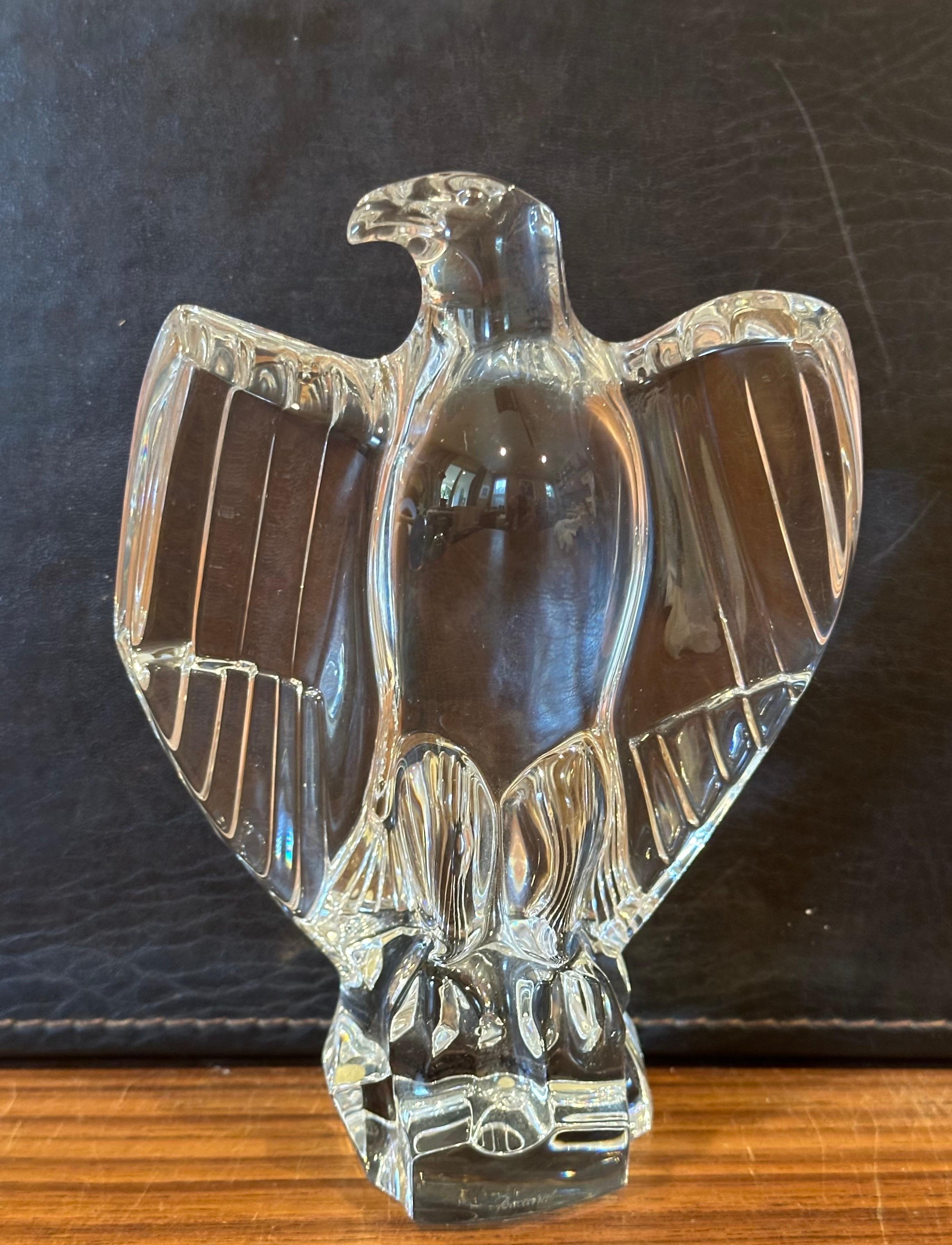 Francese Scultura di cristallo stilizzato con aquila calva di Baccarat in vendita