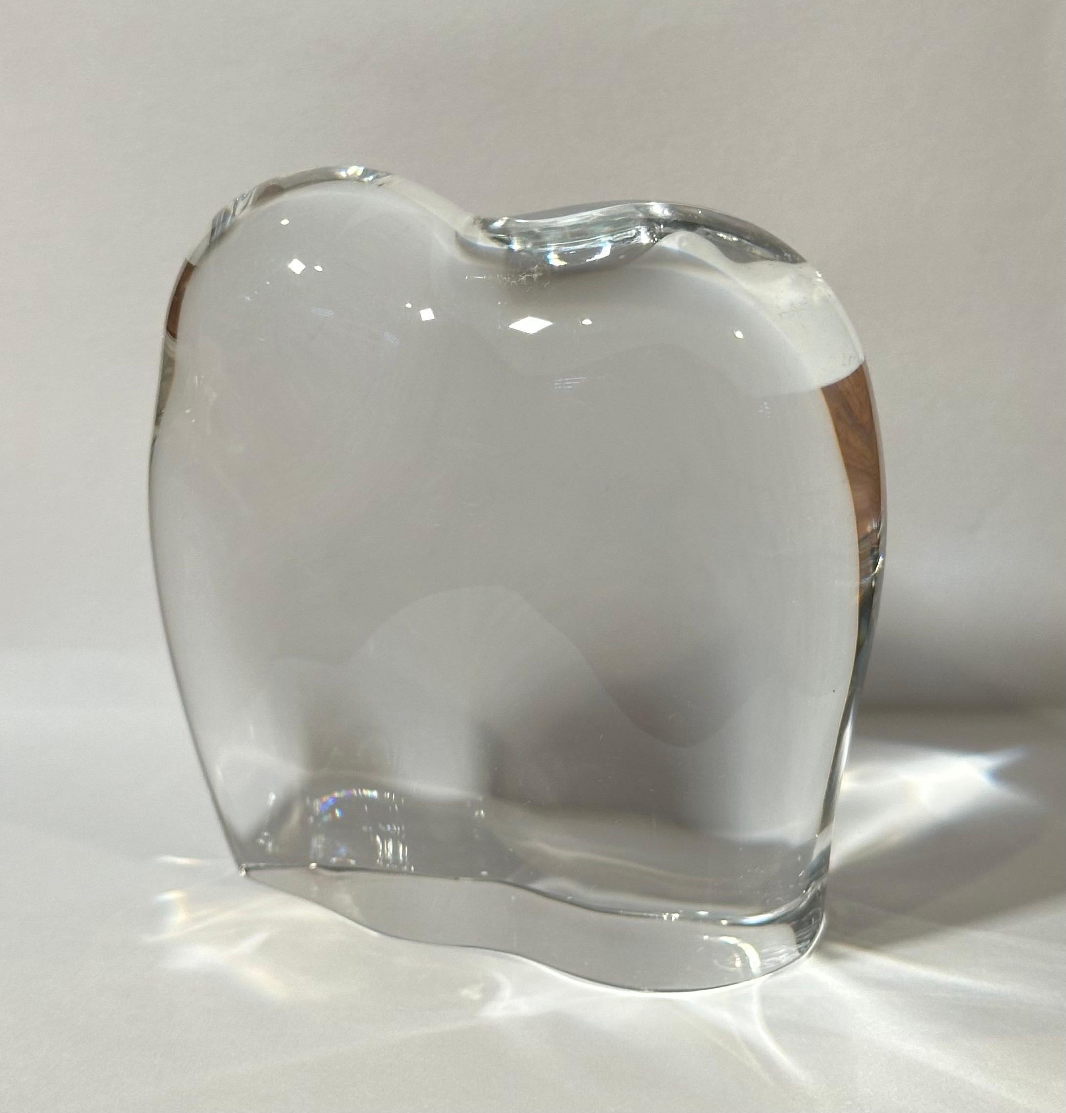 Français Sculpture ou presse-papier éléphant en cristal stylisé par Baccarat en vente