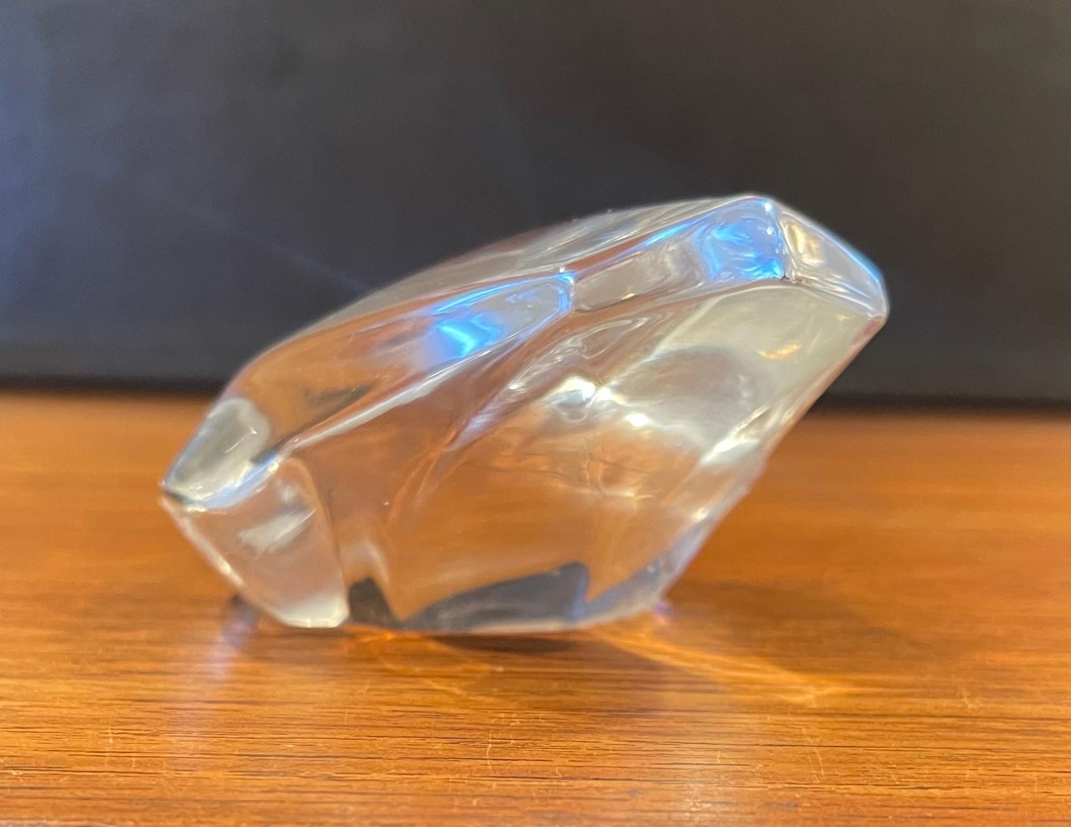 Cristal Sculpture / presse-papier grenouille en cristal stylisé en vente