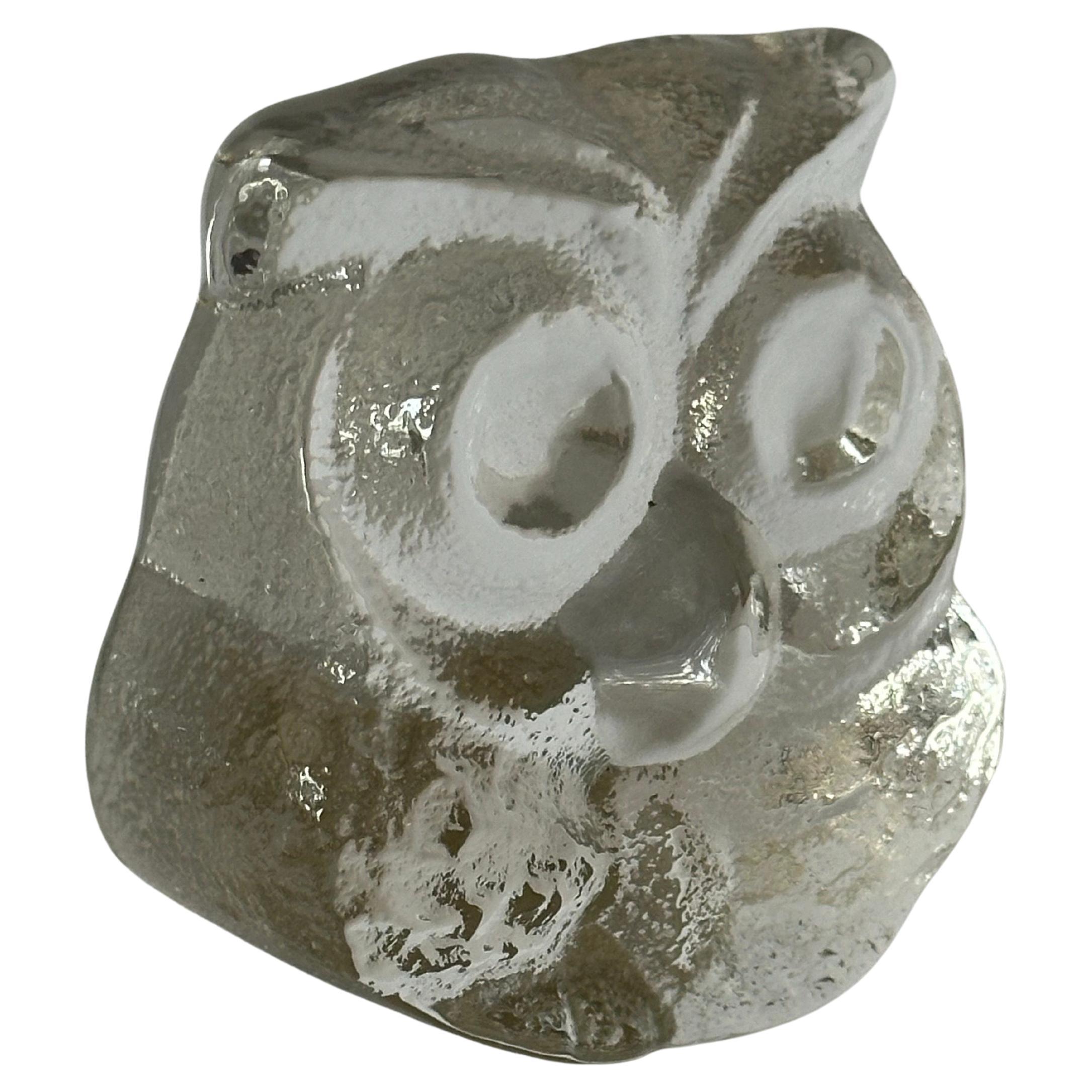 Gorgeous stylized crystal owl sculpture / paperweight by Riedel of Austria, circa 1990s. The piece is in excellent condition with no visible imperfections and has great clarity. Signed on the underside, the piece measures 3