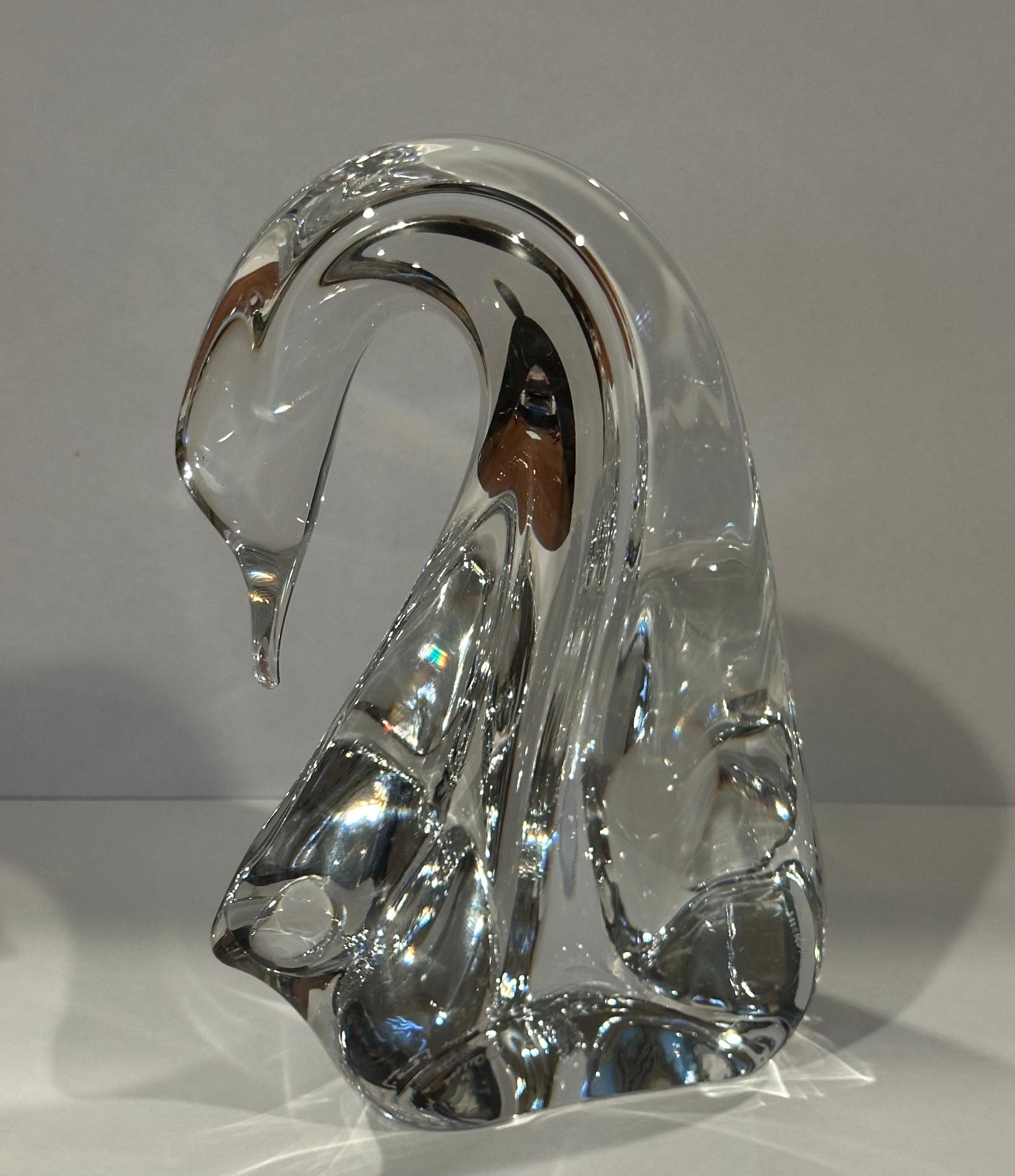 Français Sculpture de cygne en cristal stylisé par Daum, France en vente