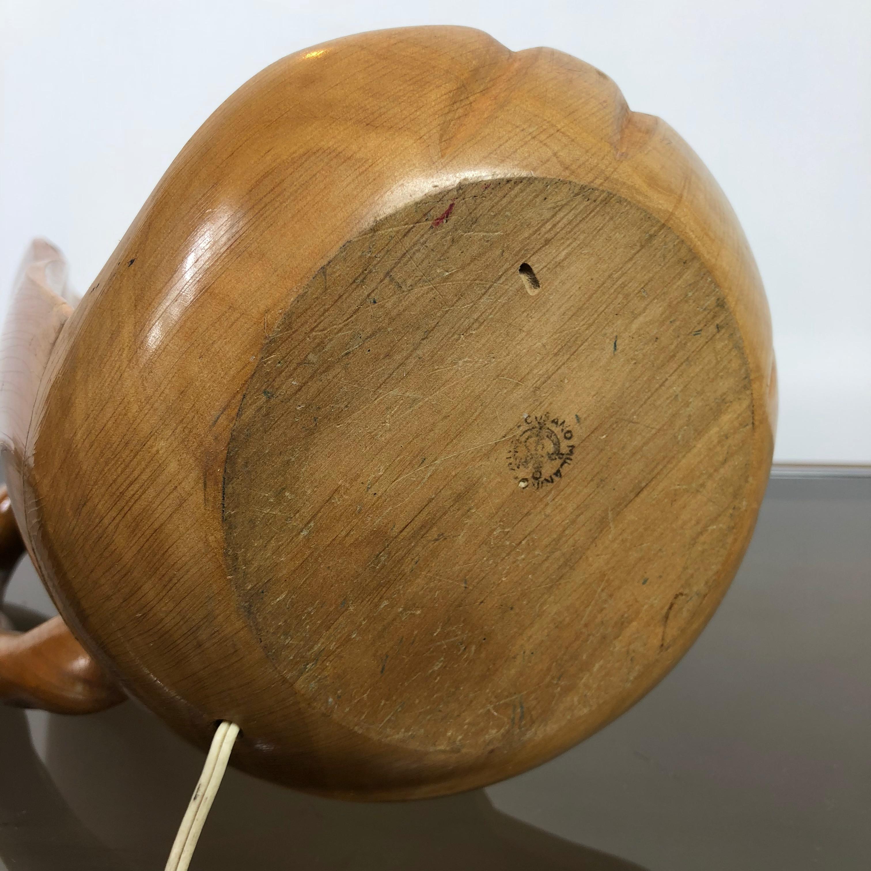 Lampe en forme de dauphin stylisée en gazon opalin et bois, Aldo Tura Macabo, Italie, années 1950 en vente 3