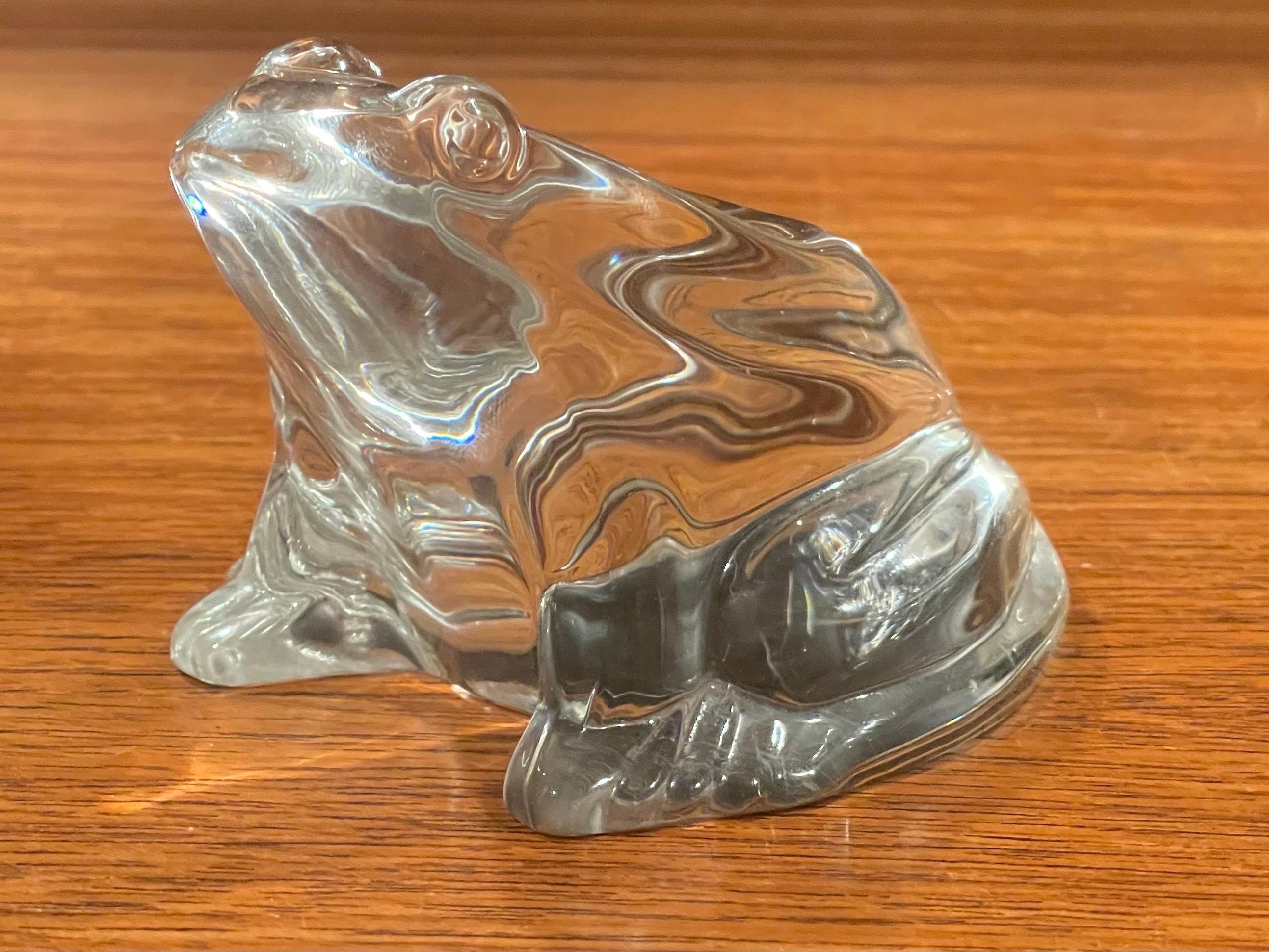 20th Century Stylized Frog Sculpture / Paperweight by Baccarat For Sale