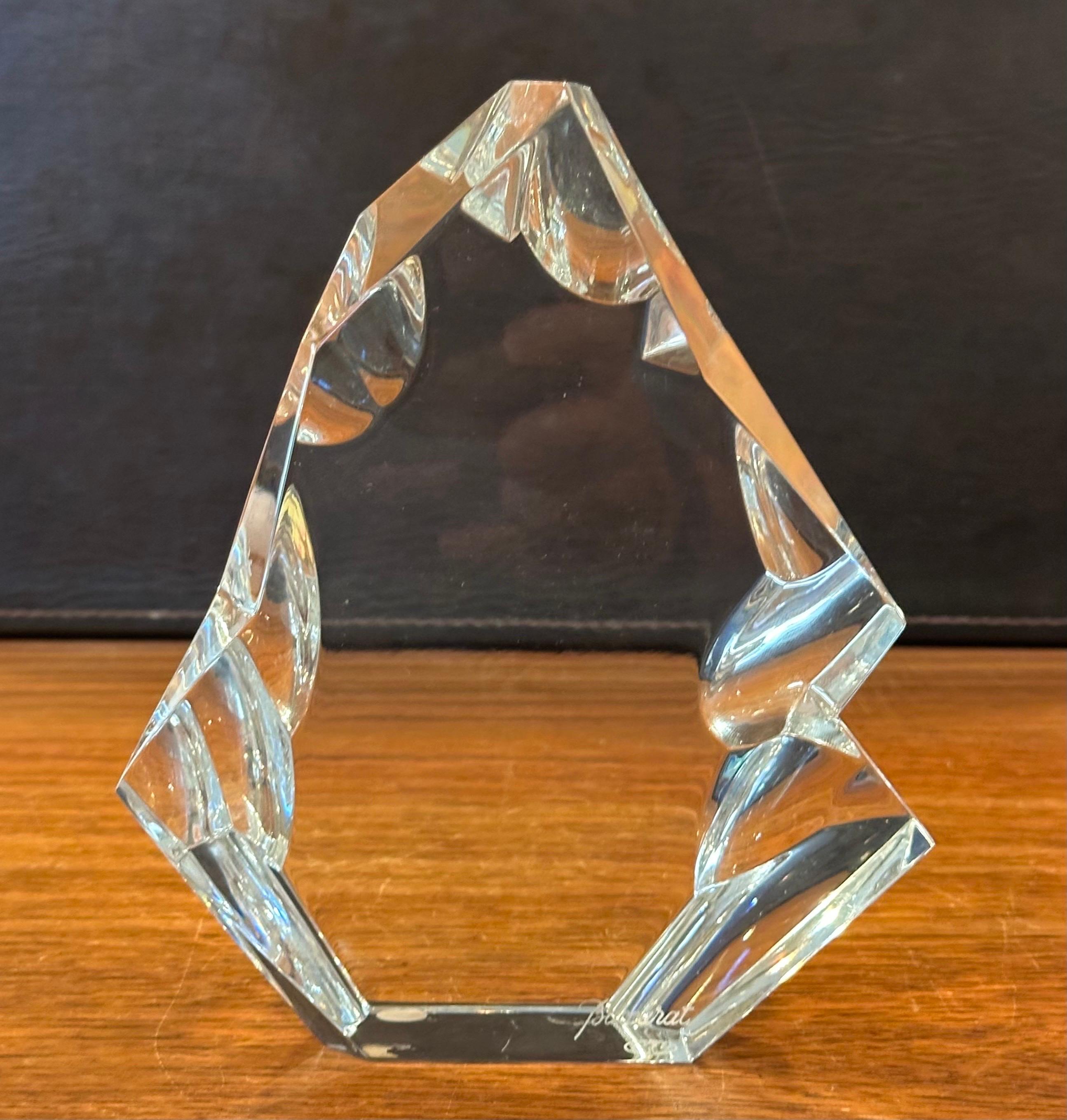 Sculpture / presse-papier en forme d'iceberg stylisé par Baccarat Bon état - En vente à San Diego, CA