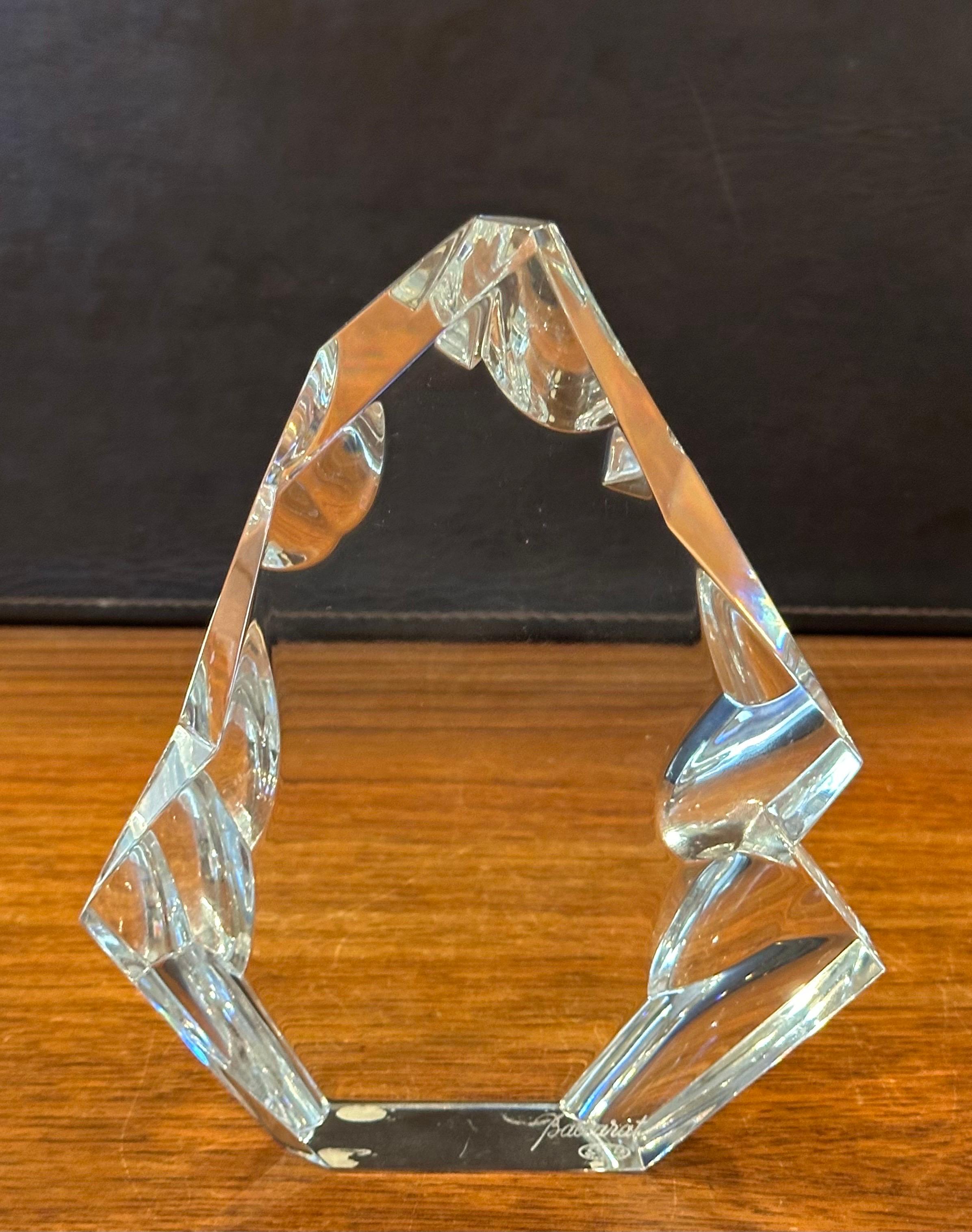 20ième siècle Sculpture / presse-papier en forme d'iceberg stylisé par Baccarat en vente