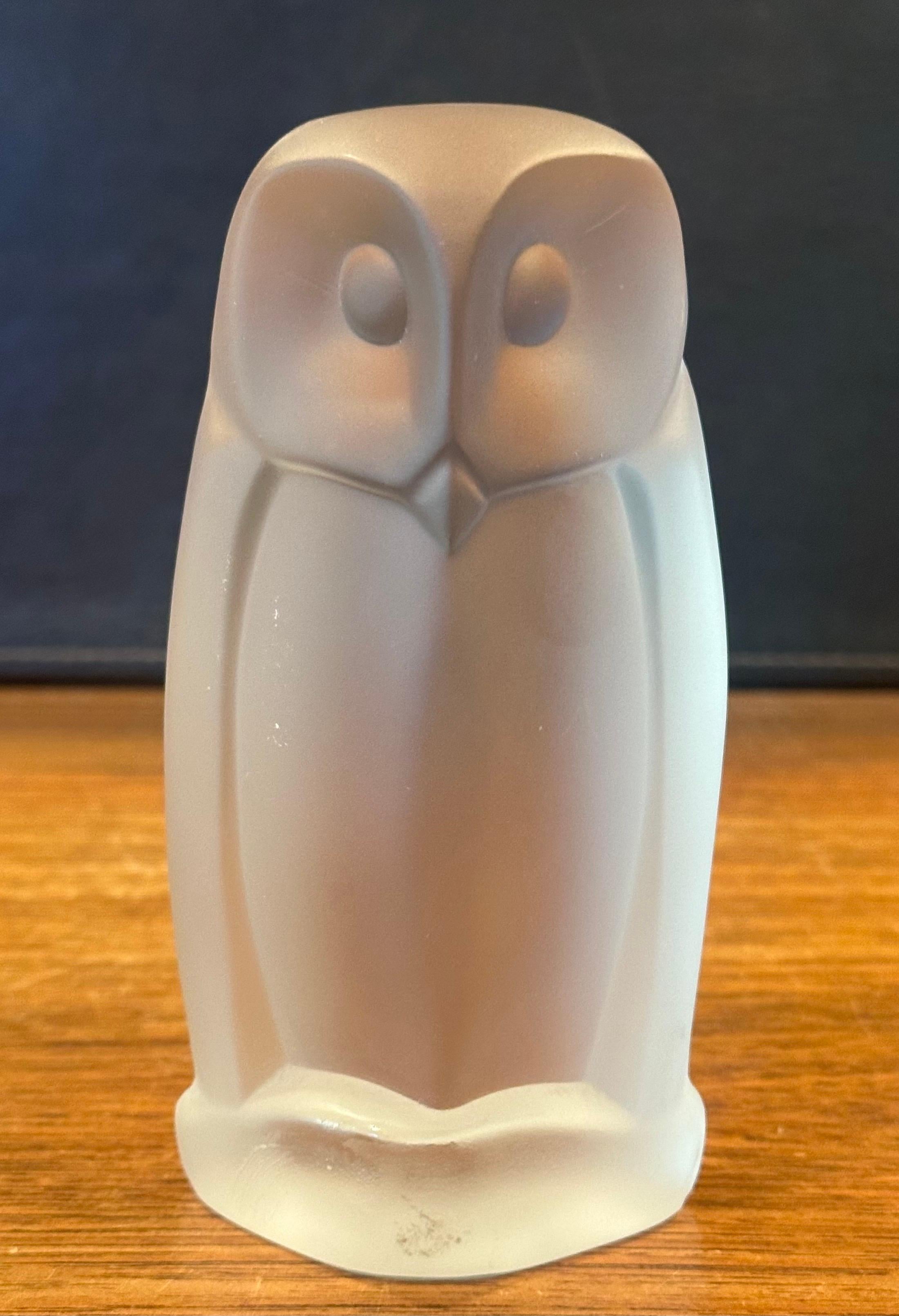 Escultura estilizada MCM Búho de cristal satinado de H.M. Laupman para Glasfabriek Leerdam en venta 3