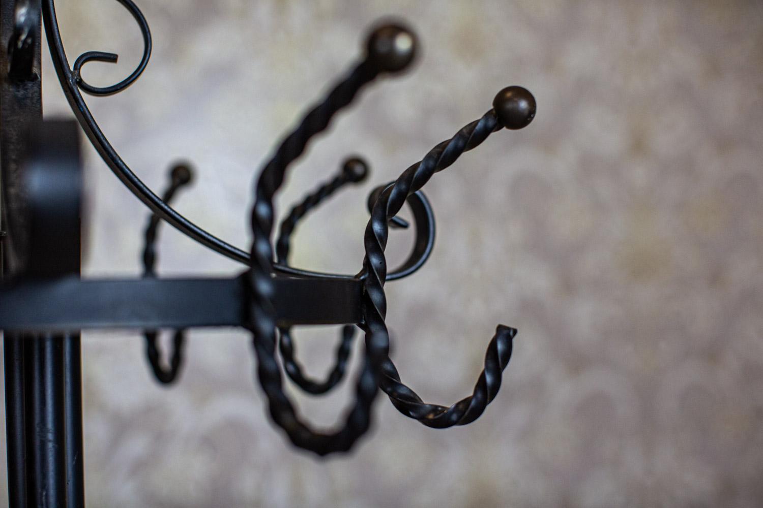 Stylized Metal Coat Stand from the 20th Century For Sale 2