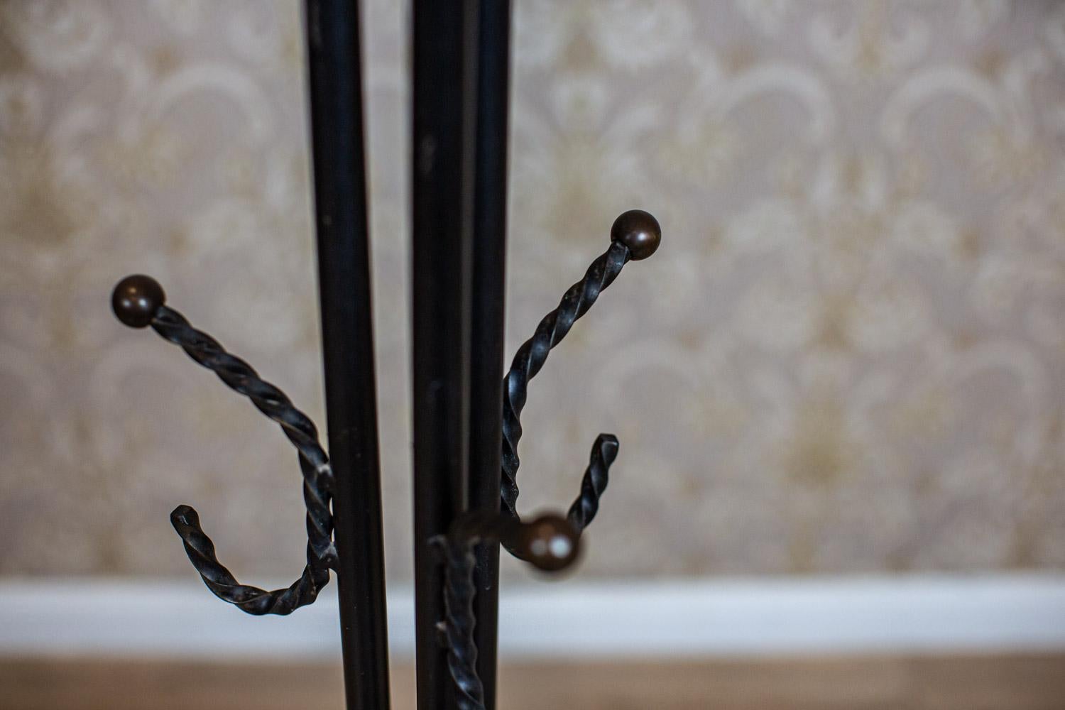 Stylized Metal Coat Stand from the 20th Century For Sale 5