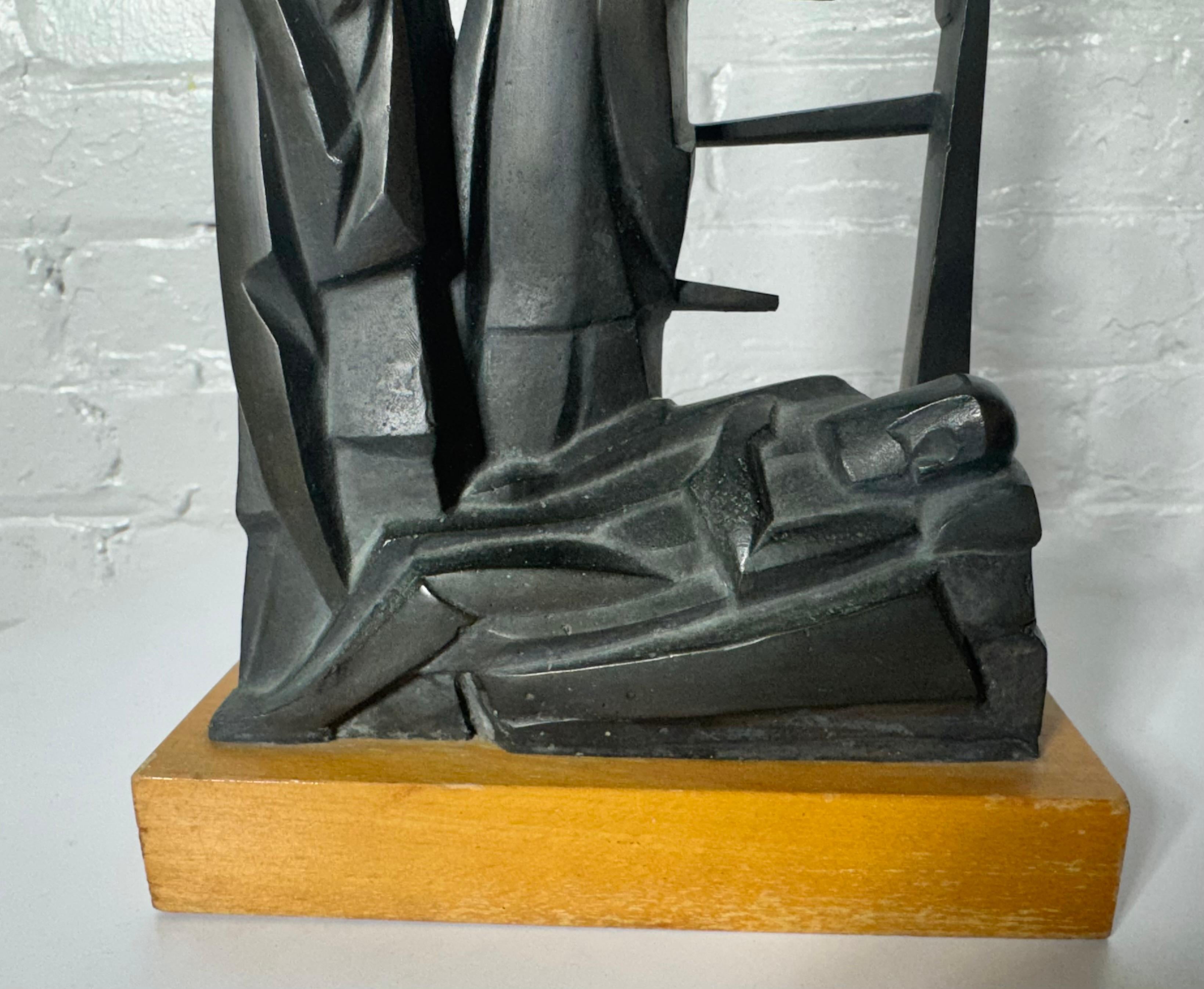 Scultura in bronzo stilizzata, moderna e brutalista, 