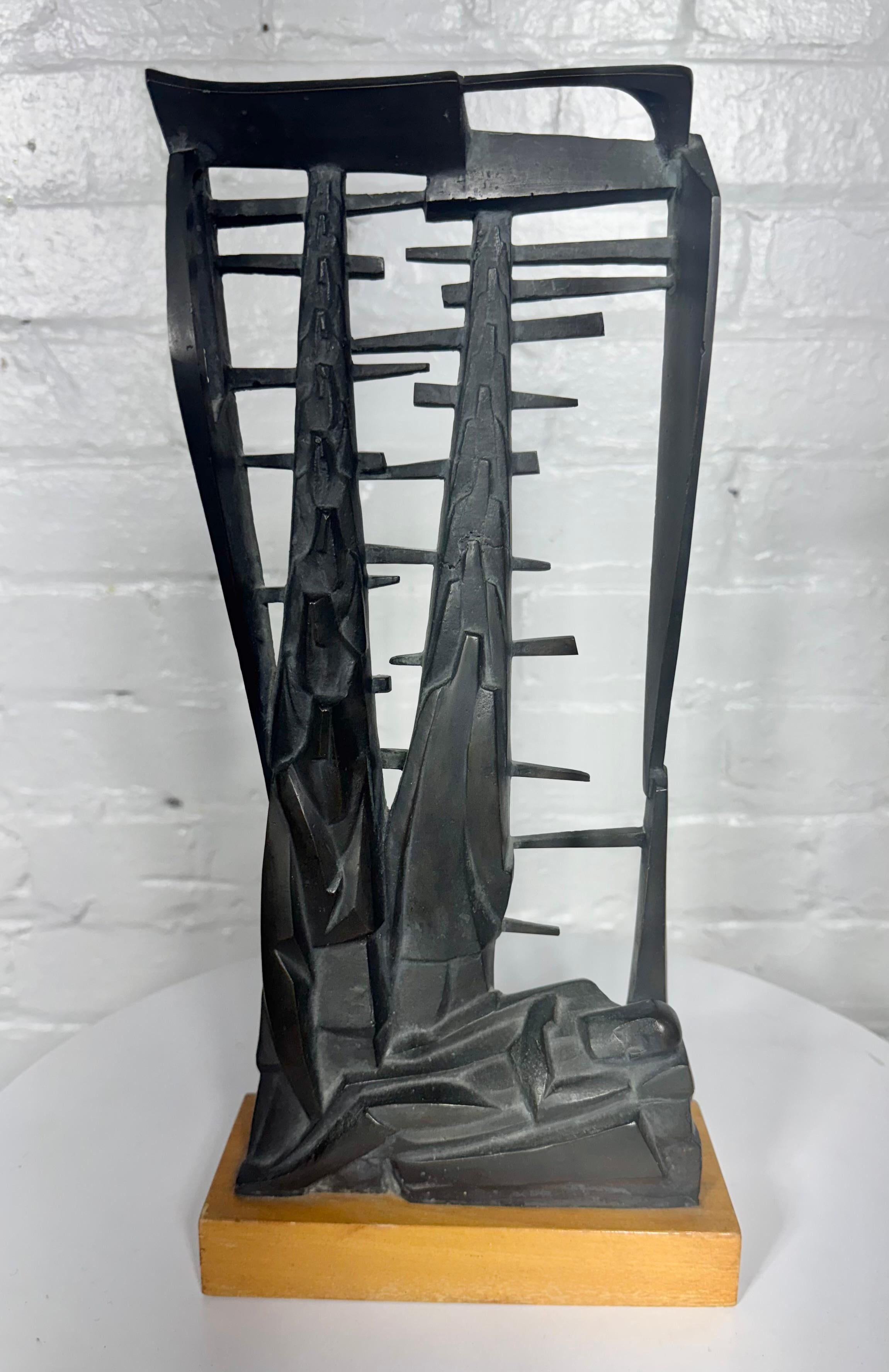 Scultura in bronzo stilizzata, moderna e brutalista, 
