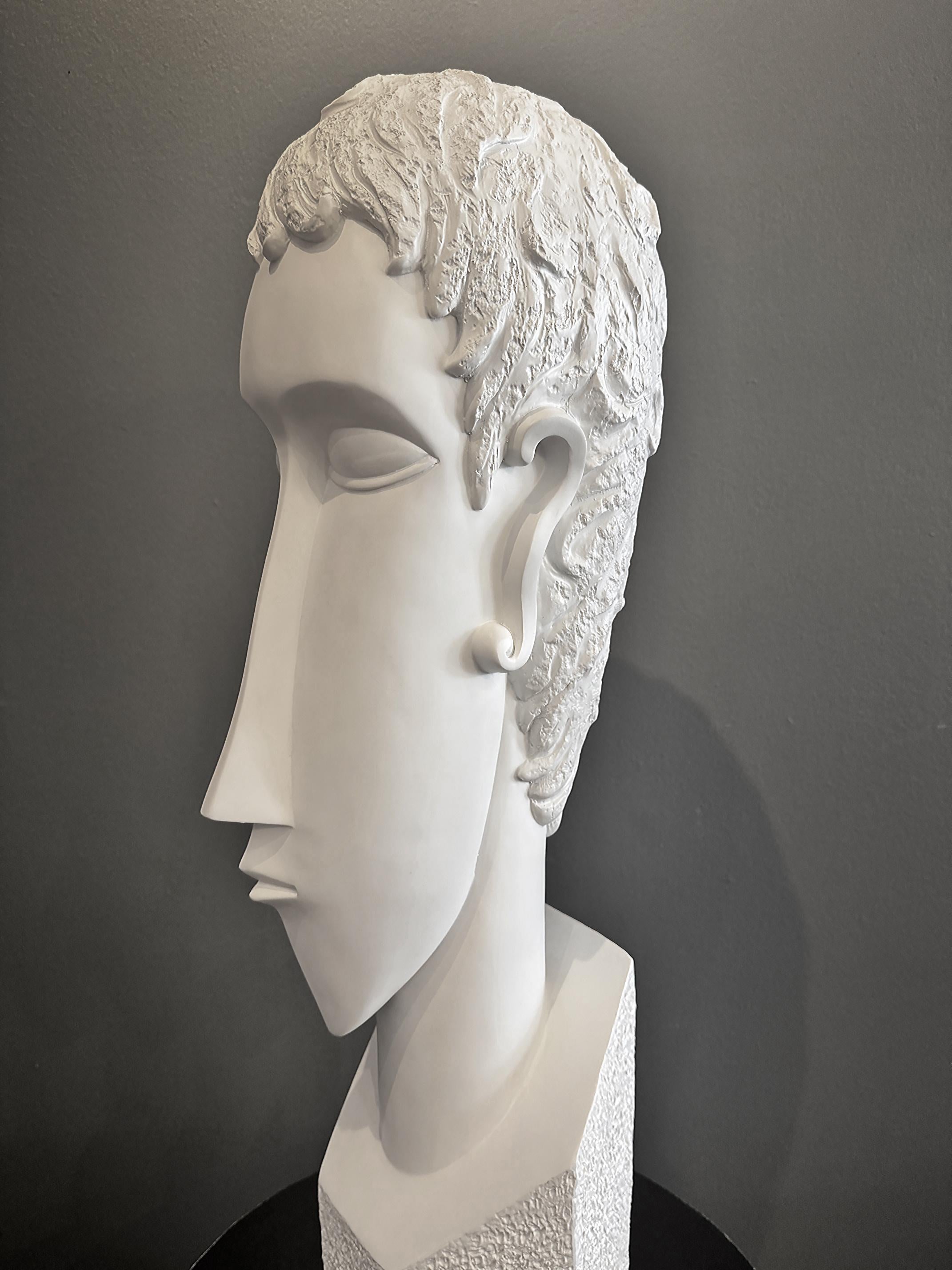 XXI secolo e contemporaneo Scultura di testa astratta stilizzata in fibra di vetro ispirata a Modigliani in vendita