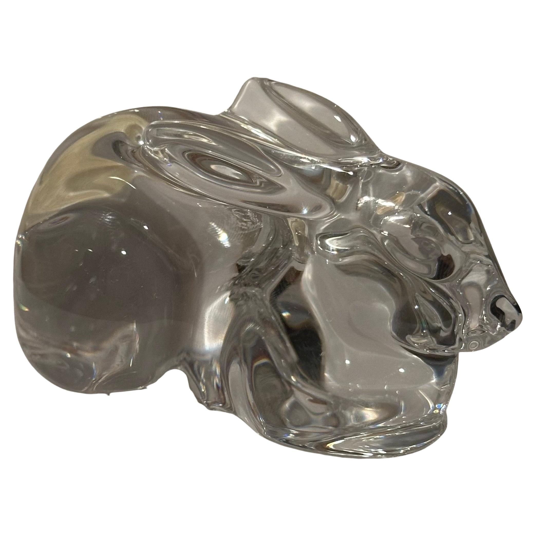 Francese Scultura di coniglio stilizzato / Fermacarte di Baccarat in vendita