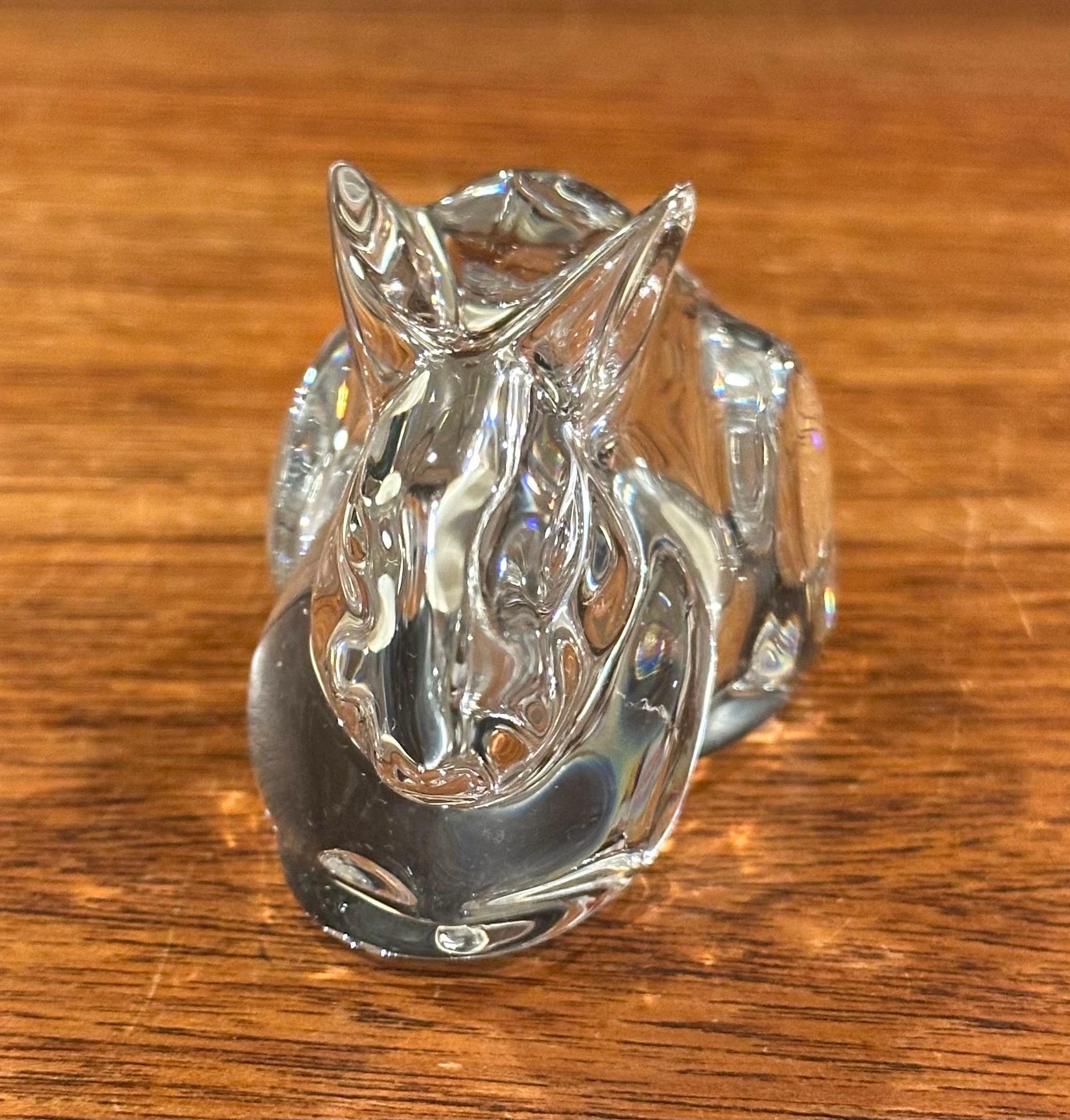 Cristallo Scultura di coniglio stilizzato / Fermacarte di Baccarat in vendita