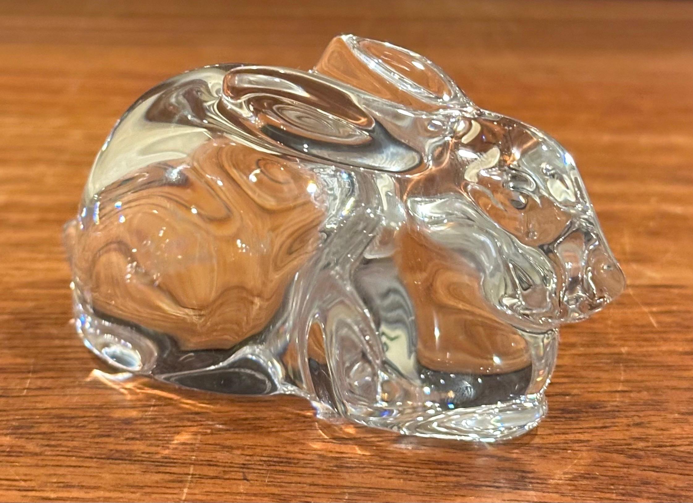 Scultura di coniglio stilizzato / Fermacarte di Baccarat in vendita 2