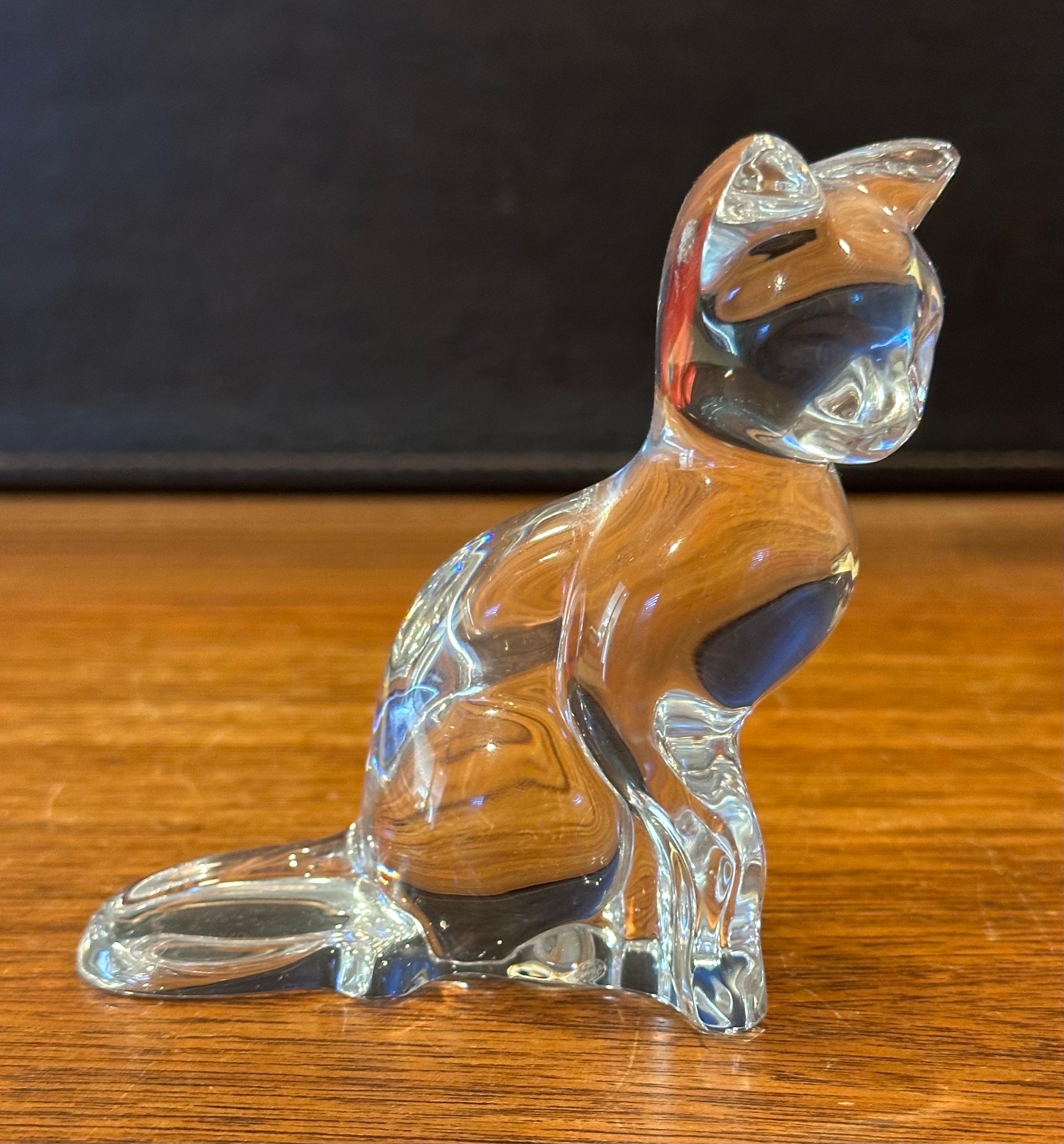 Cristallo Scultura di gatto seduto stilizzato / Fermacarte di Baccarat in vendita
