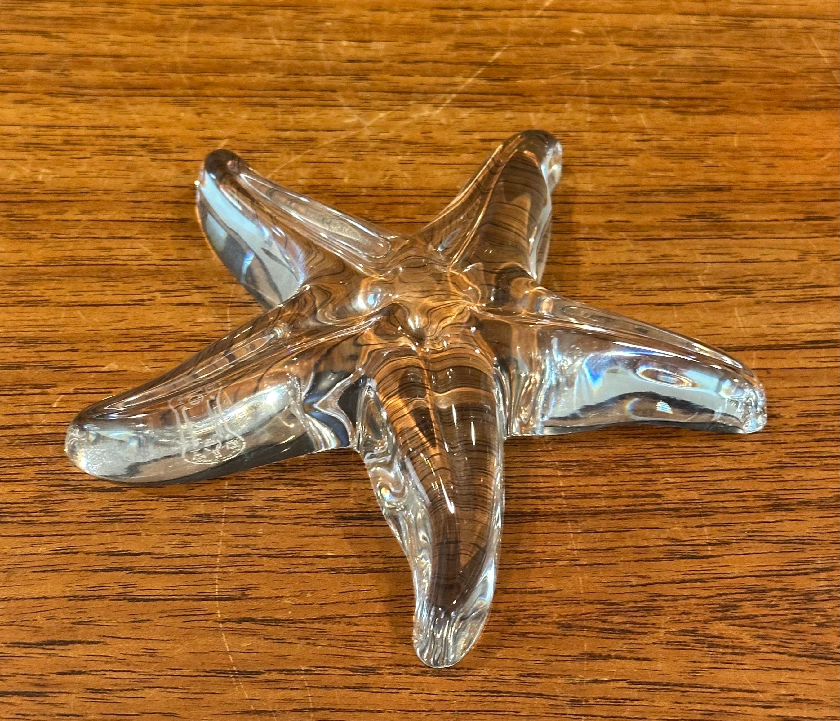 Cristallo Scultura di stella marina stilizzata / Fermacarte di Baccarat in vendita
