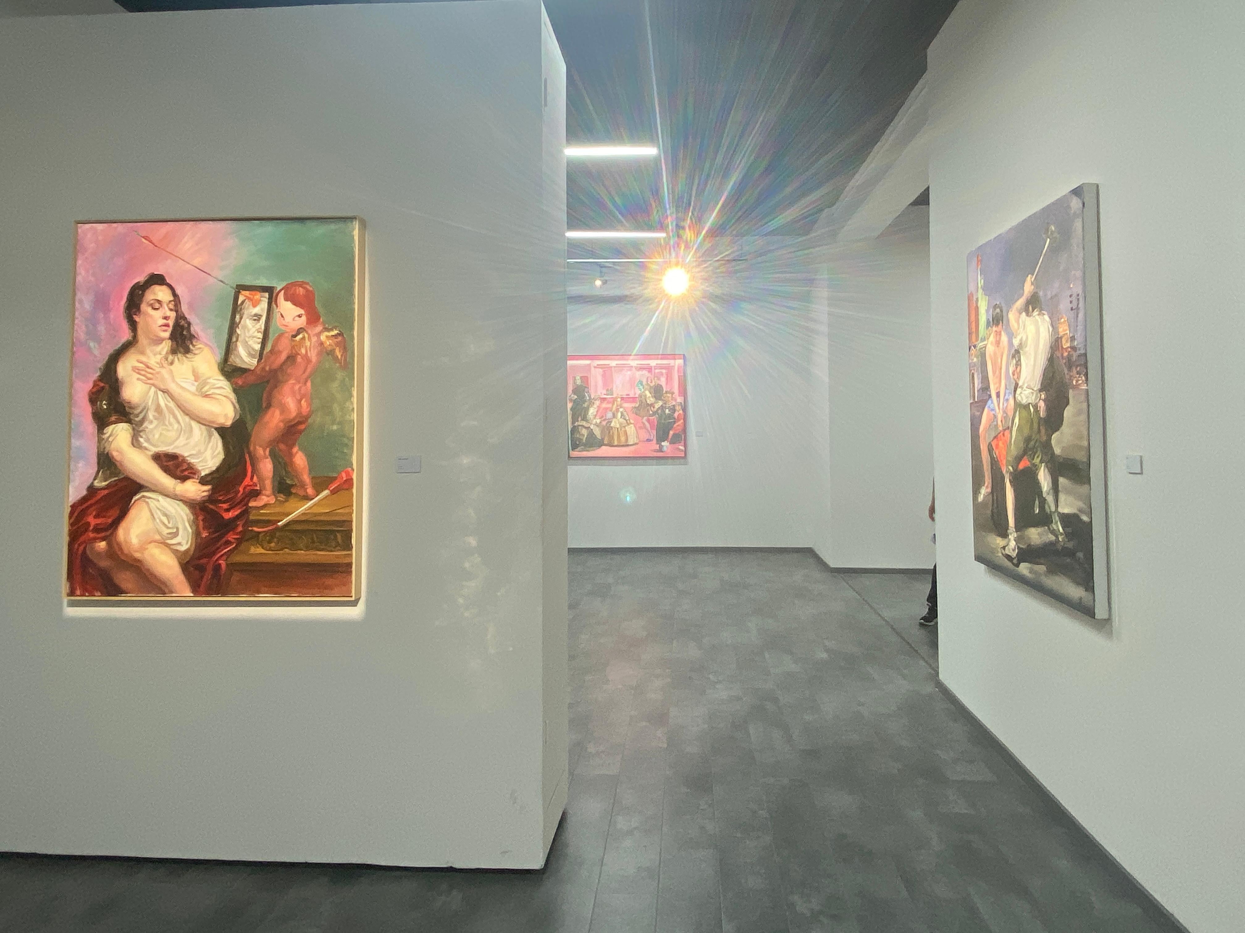 Arte contemporáneo chino de Su Yu - Mónica y Cupido en venta 7