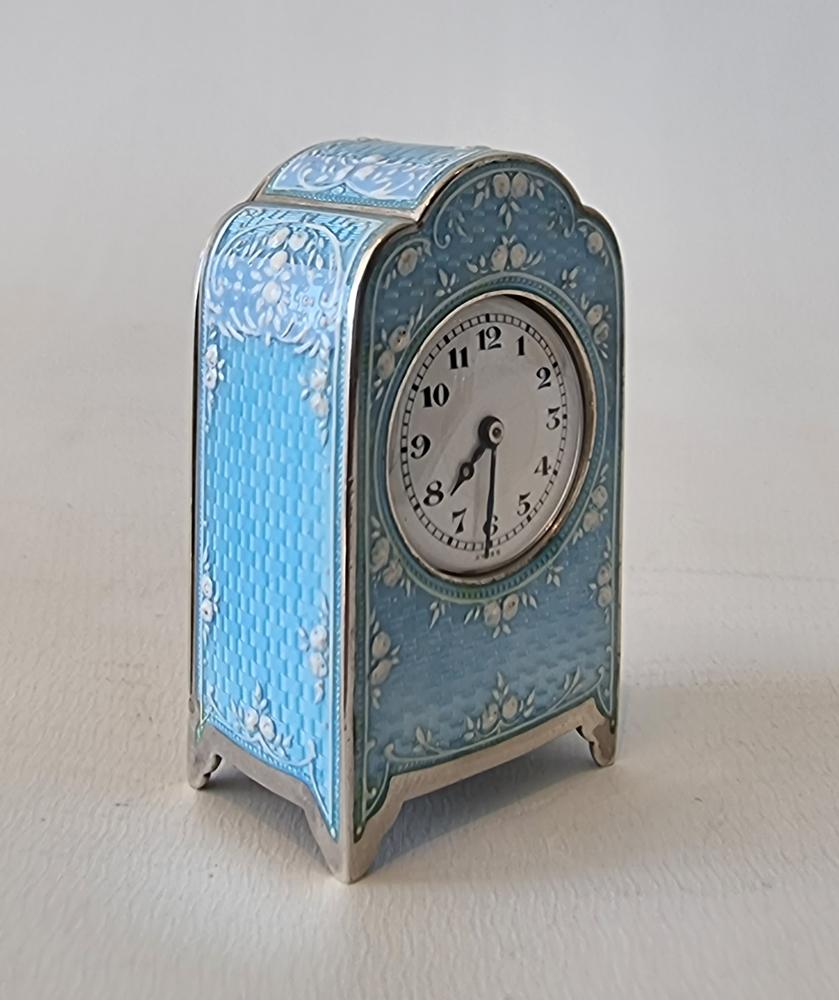 sub miniature carriage clock