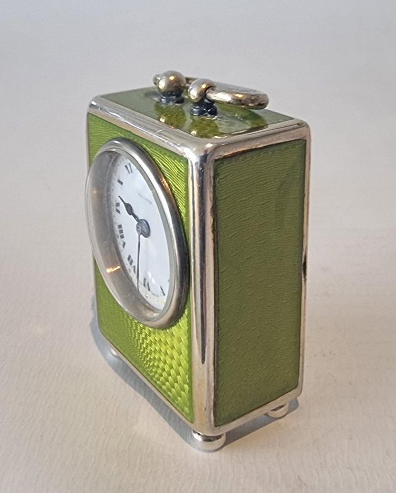Sub Miniatur Silber und grünes Guilloche-Emaille Kutschenuhr von Zenith (Schweizerisch) im Angebot