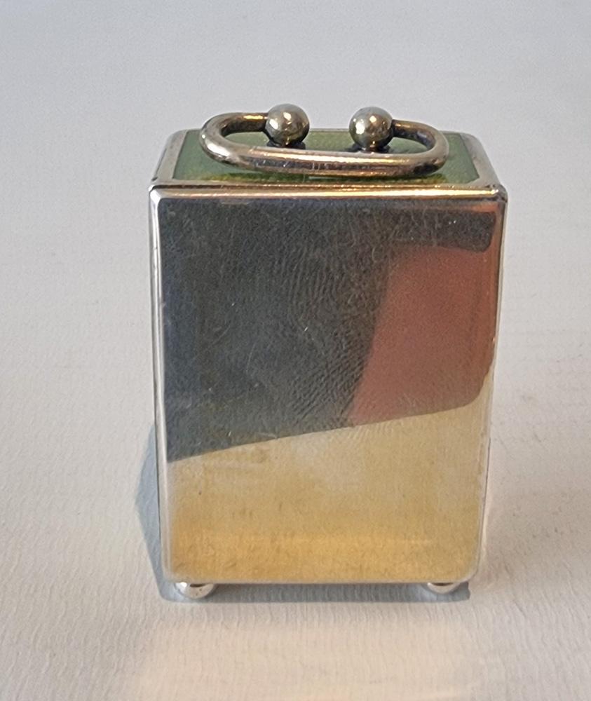 Sub Miniatur Silber und grünes Guilloche-Emaille Kutschenuhr von Zenith im Zustand „Gut“ im Angebot in London, GB