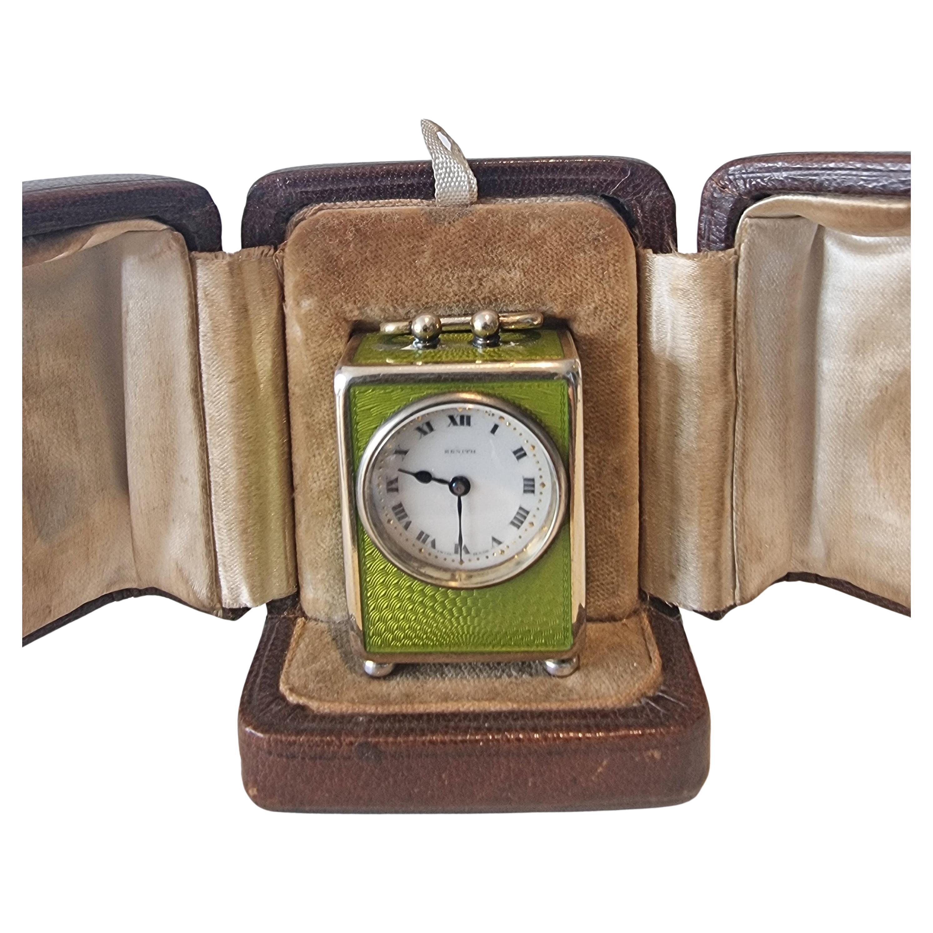 Sub Miniatur Silber und grünes Guilloche-Emaille Kutschenuhr von Zenith im Angebot