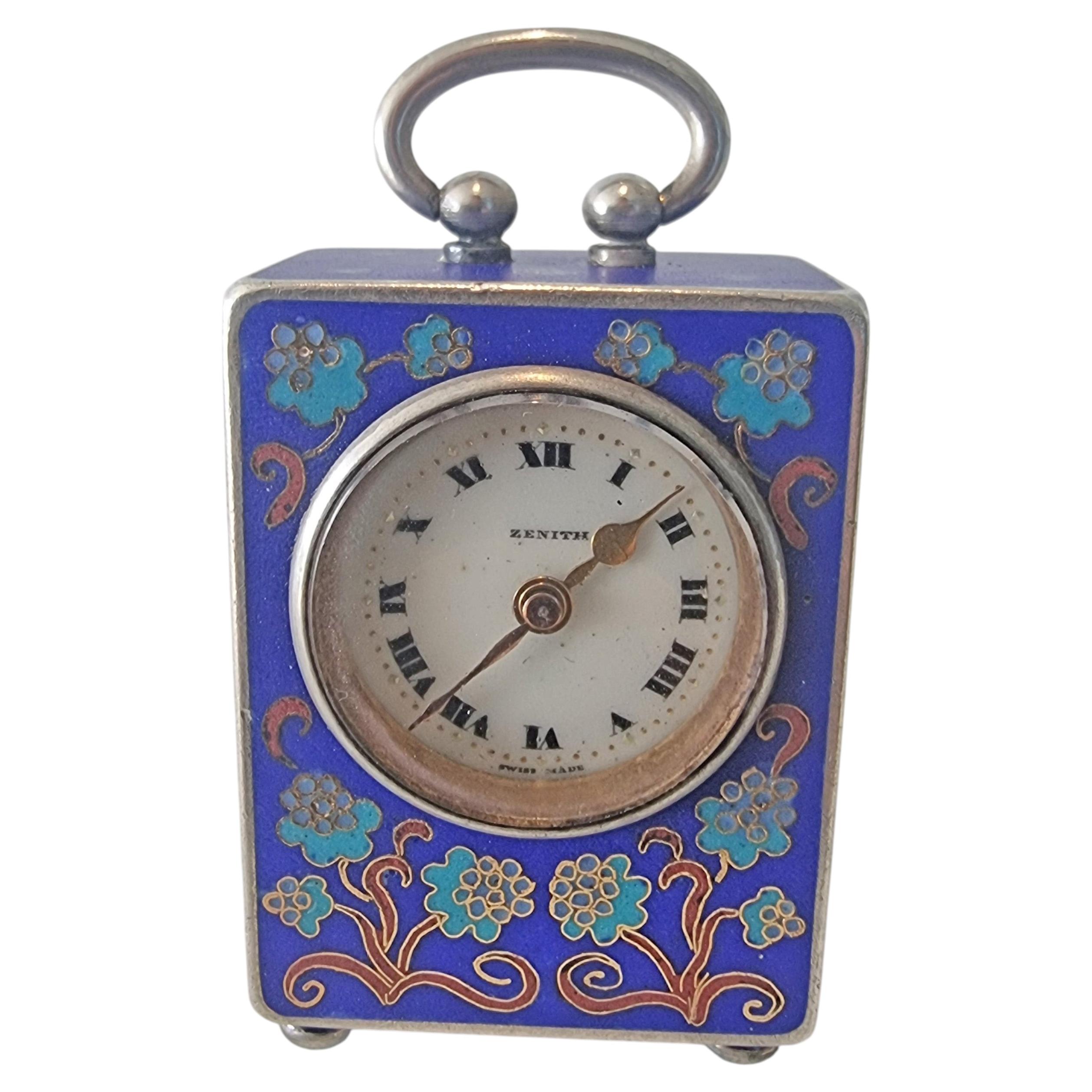 Orologio da carrozza o da boudoir in smalto cloisonné argento, modello subminiaturizzato, di Zenith in vendita
