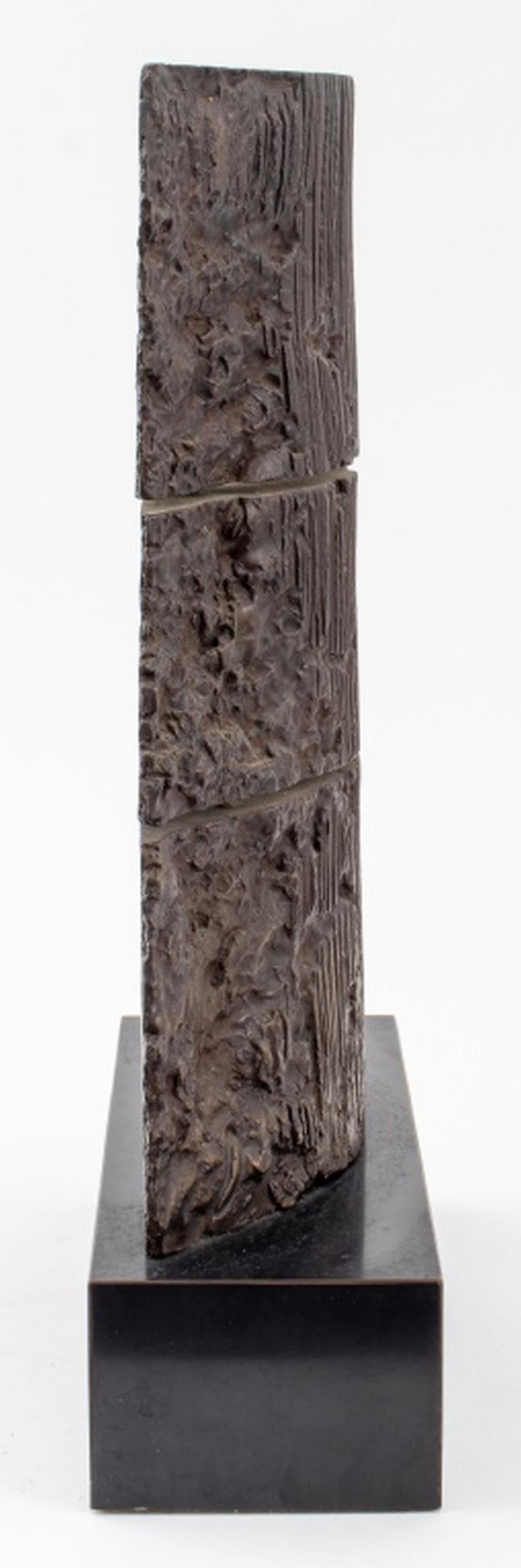 Scultura in bronzo con torso nudo di Subirachs in vendita 3