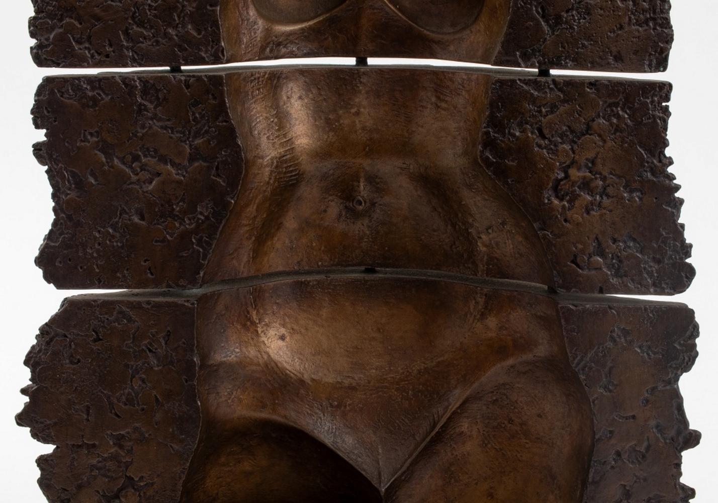 Calco Scultura in bronzo con torso nudo di Subirachs in vendita