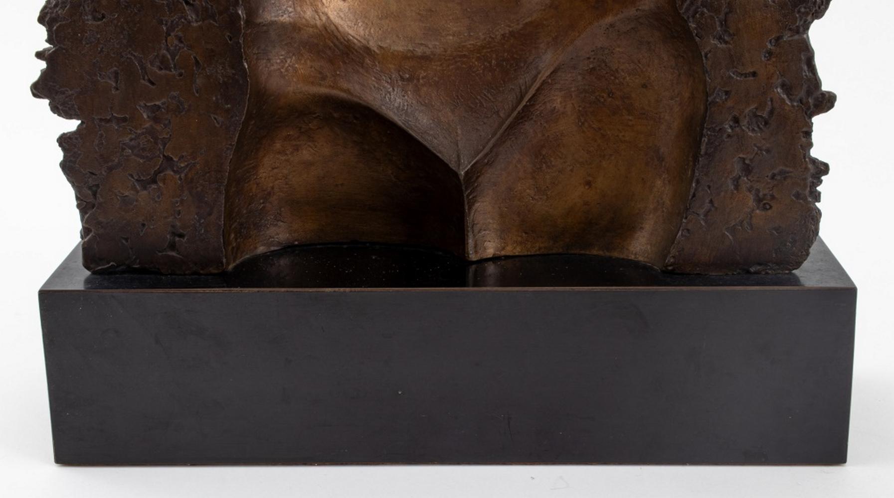 Scultura in bronzo con torso nudo di Subirachs In condizioni buone in vendita a Astoria, NY