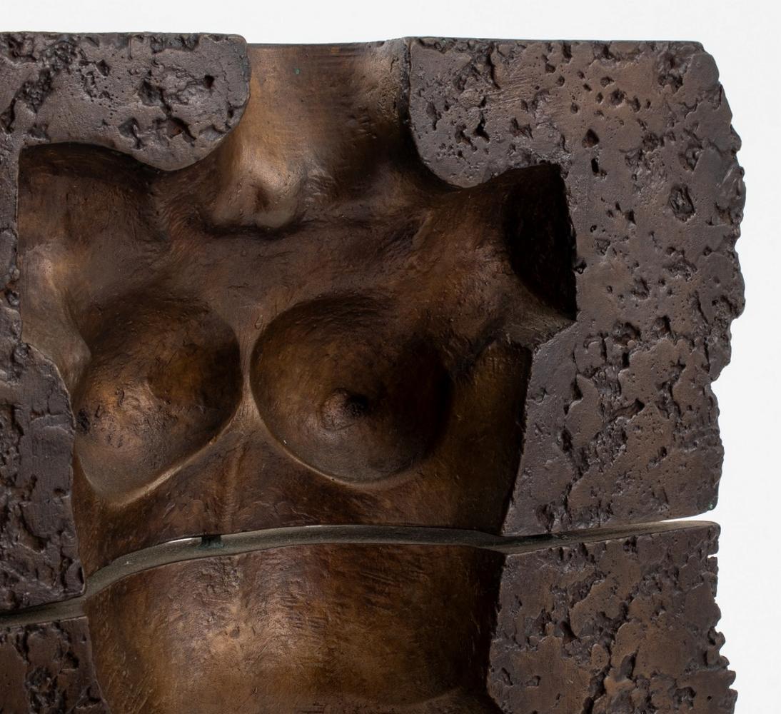 Fine XX secolo Scultura in bronzo con torso nudo di Subirachs in vendita