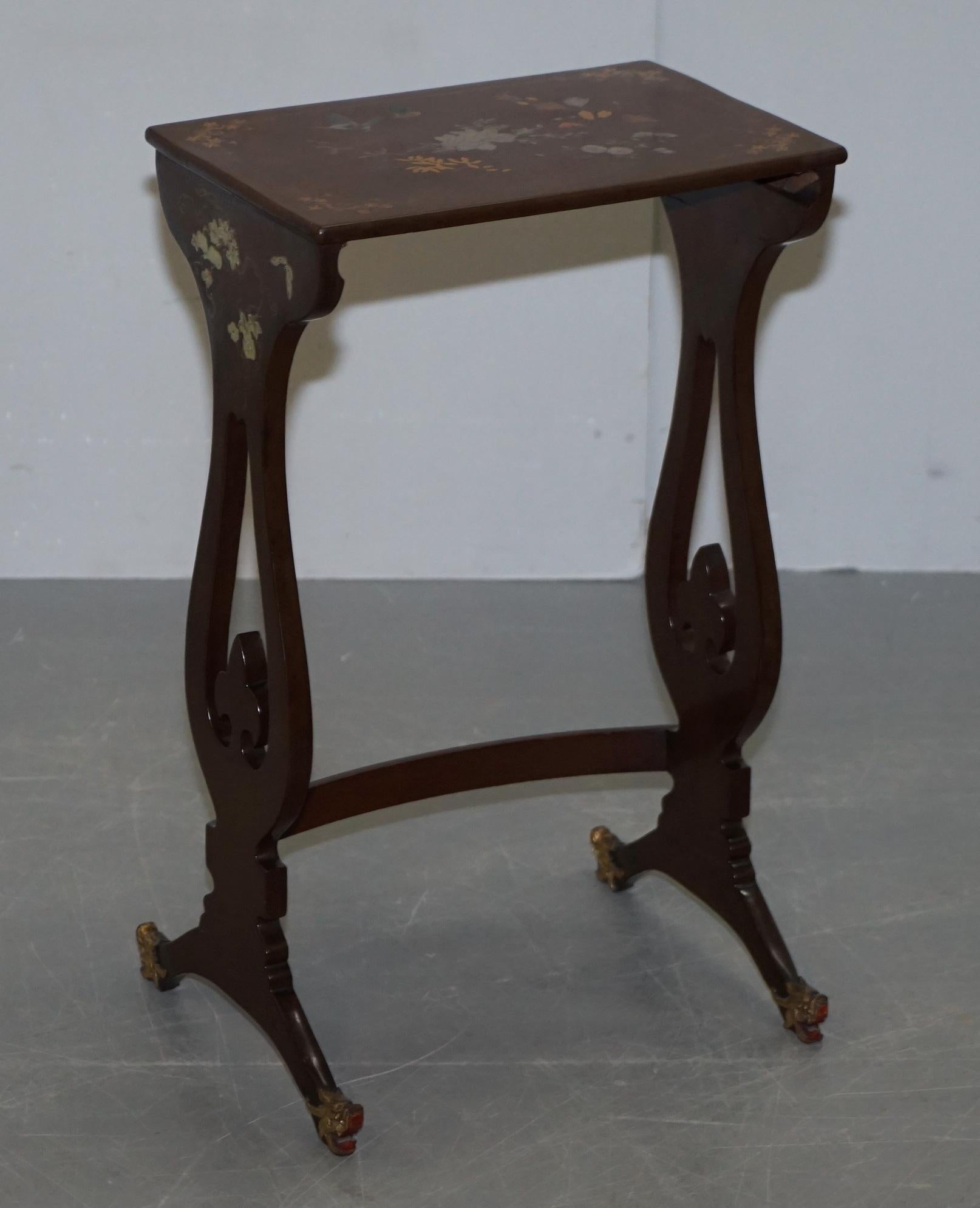 Sublim Nest of 4 circa 1880 Chinese Export Brown Lacqurered Tables Hand Painted For Sale 6