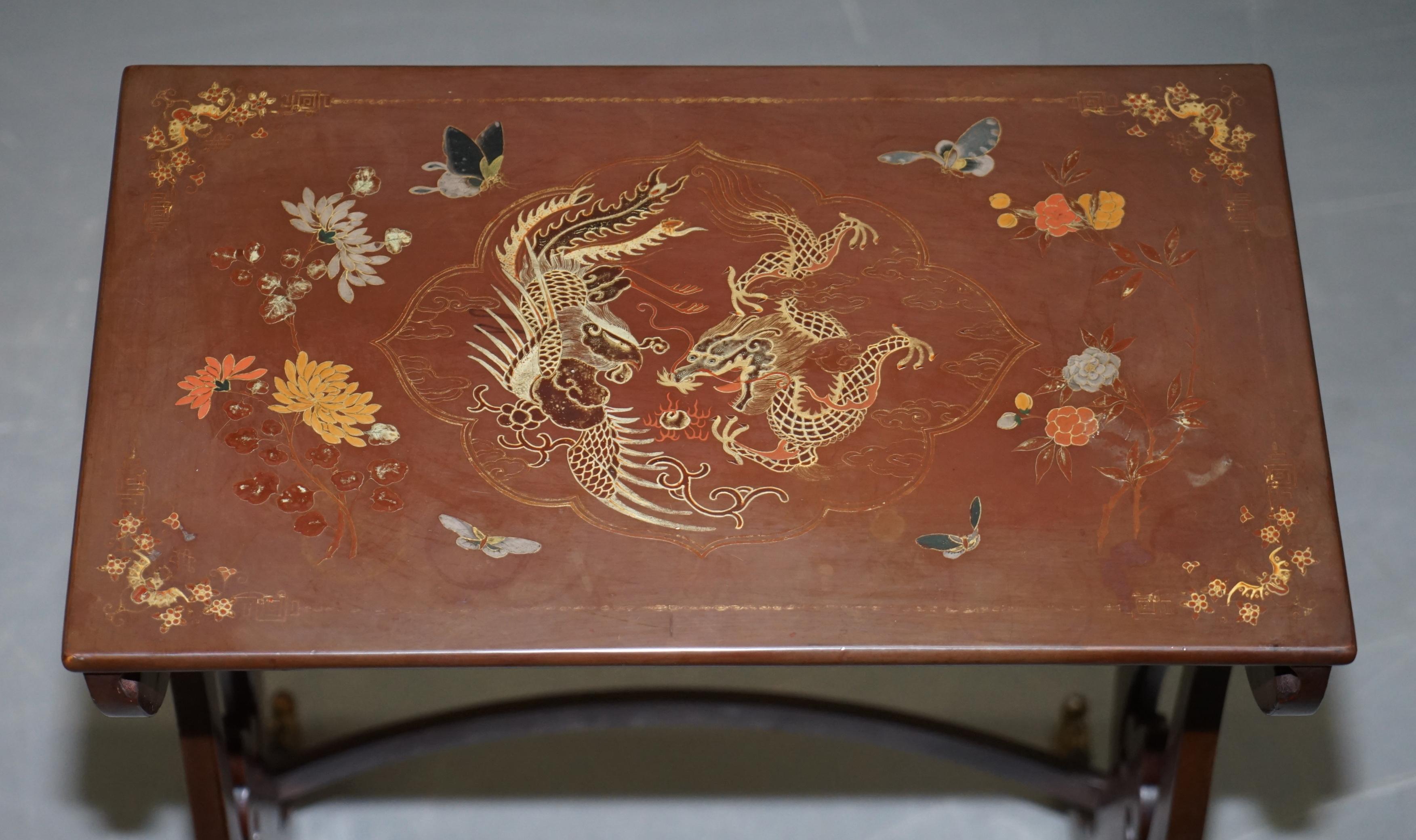 Wood Sublim Nest of 4 circa 1880 Chinese Export Brown Lacqurered Tables Hand Painted For Sale