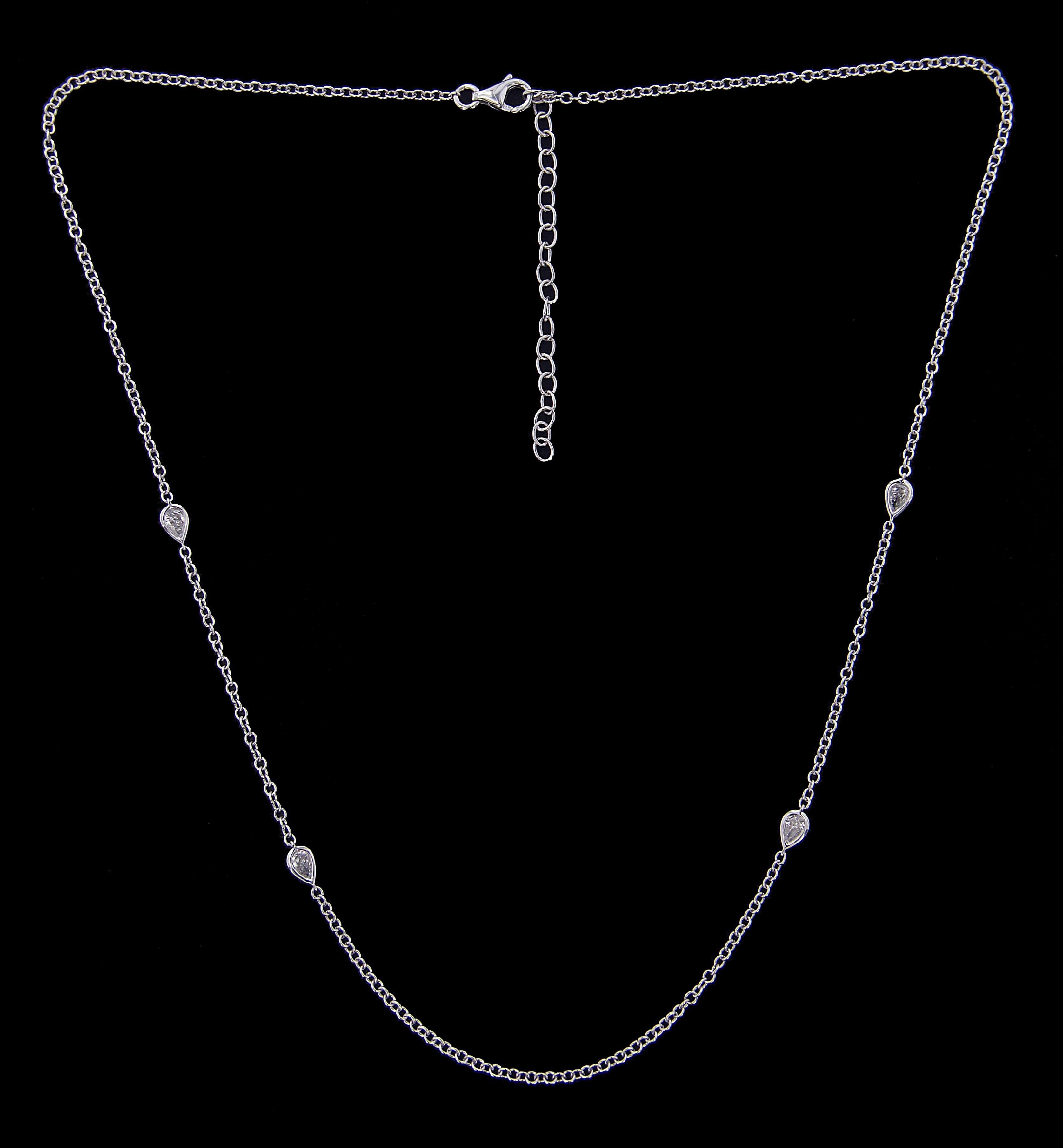 Pear Cut Sublime 18 Karat White Gold and Diamond Link Necklace For Sale