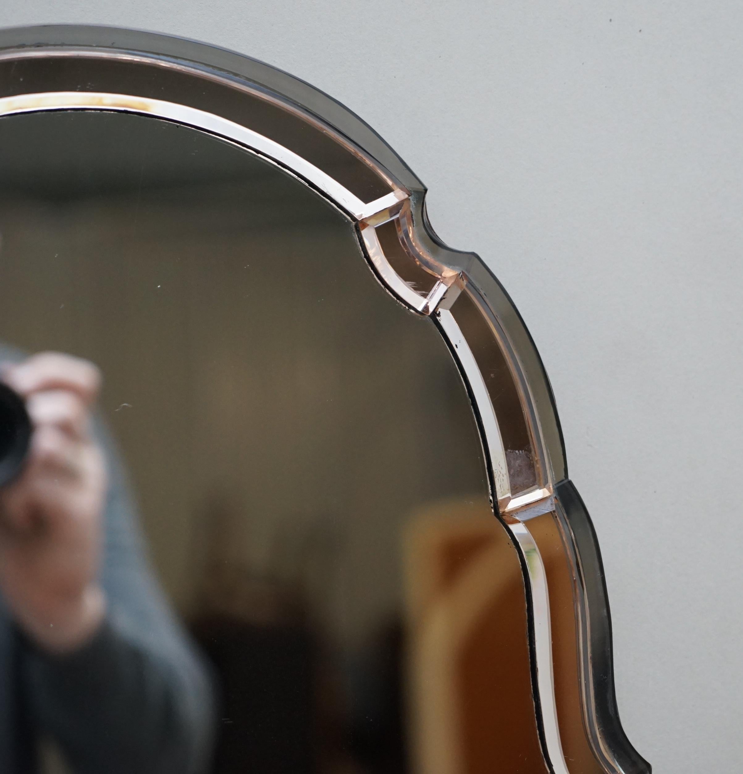 Fait main Sublime miroir vénitien des années 1930 Art Déco en verre pêche biseauté, incurvé et à gradins en vente